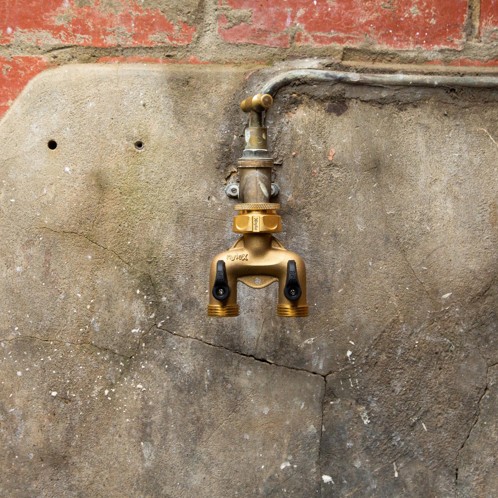 Nylex Brass Two Way Irrigation Manifold