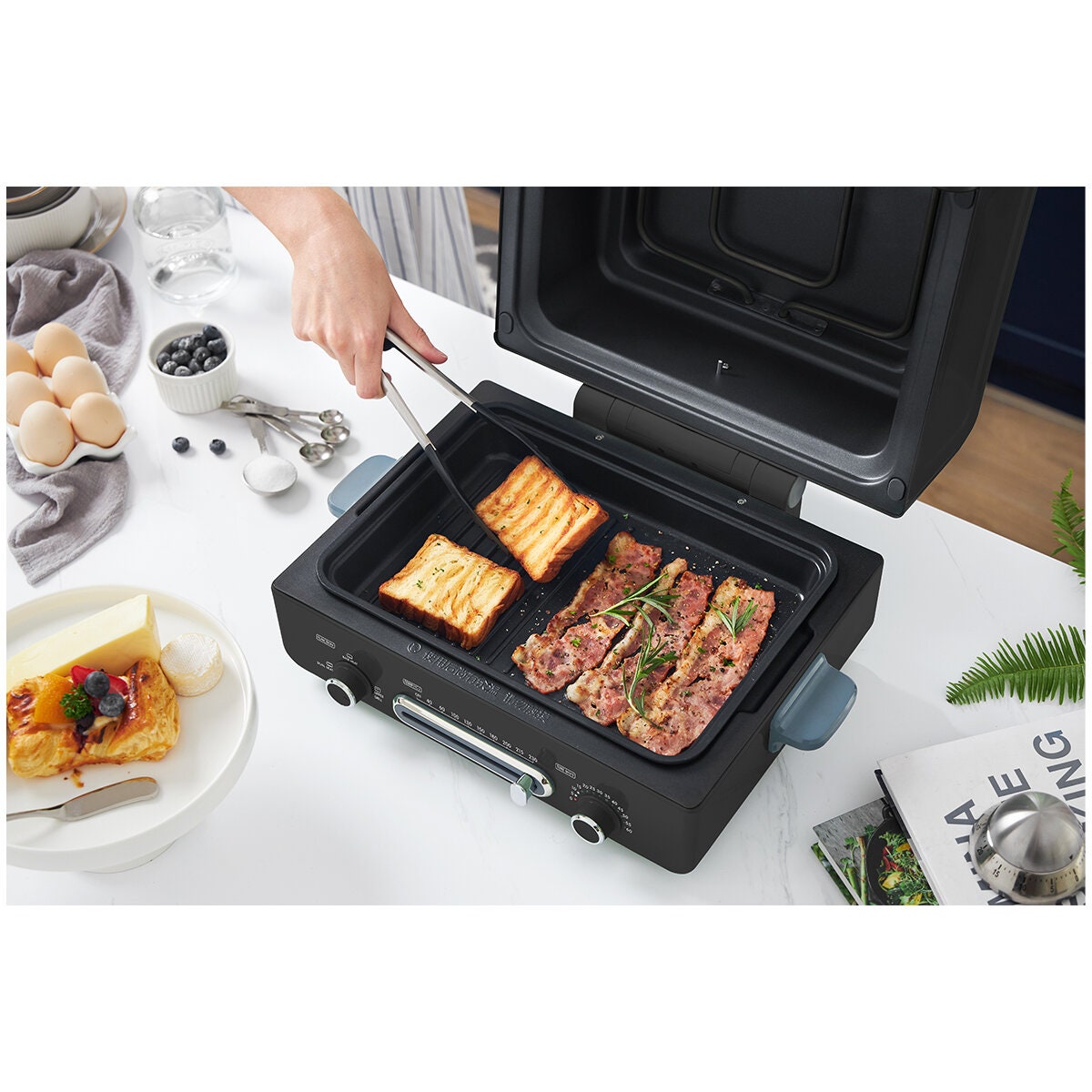 Morphy Richards MultiOven Titanium 12L Benchtop Oven - 2000W, Non-Stick Dual-Texture Pan - MRMPO12T