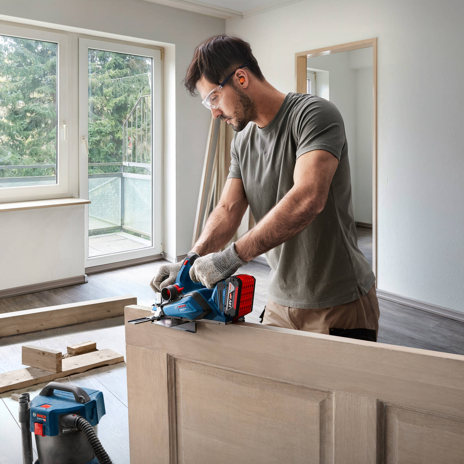 Bosch 18V Professional Cordless Planer GHO 18V-26 - Skin Only