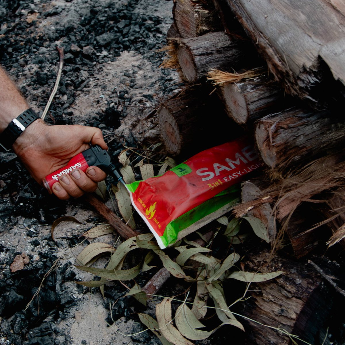 Samba Single Wax Fire Log - 1.08kg - Easy To Light - Burns 2 Hours - SuperSaverAU - view 4