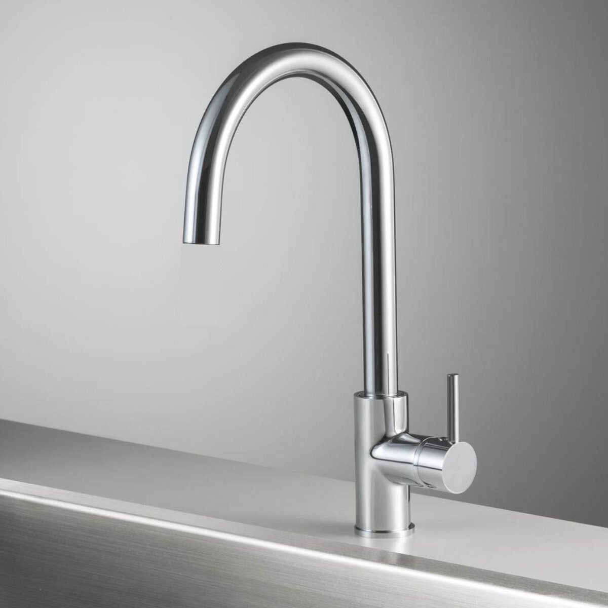 Rogerseller gooseneck sink mixer tap - chrome brass - swivel outlet - 4 star WELS rating - 3606016101