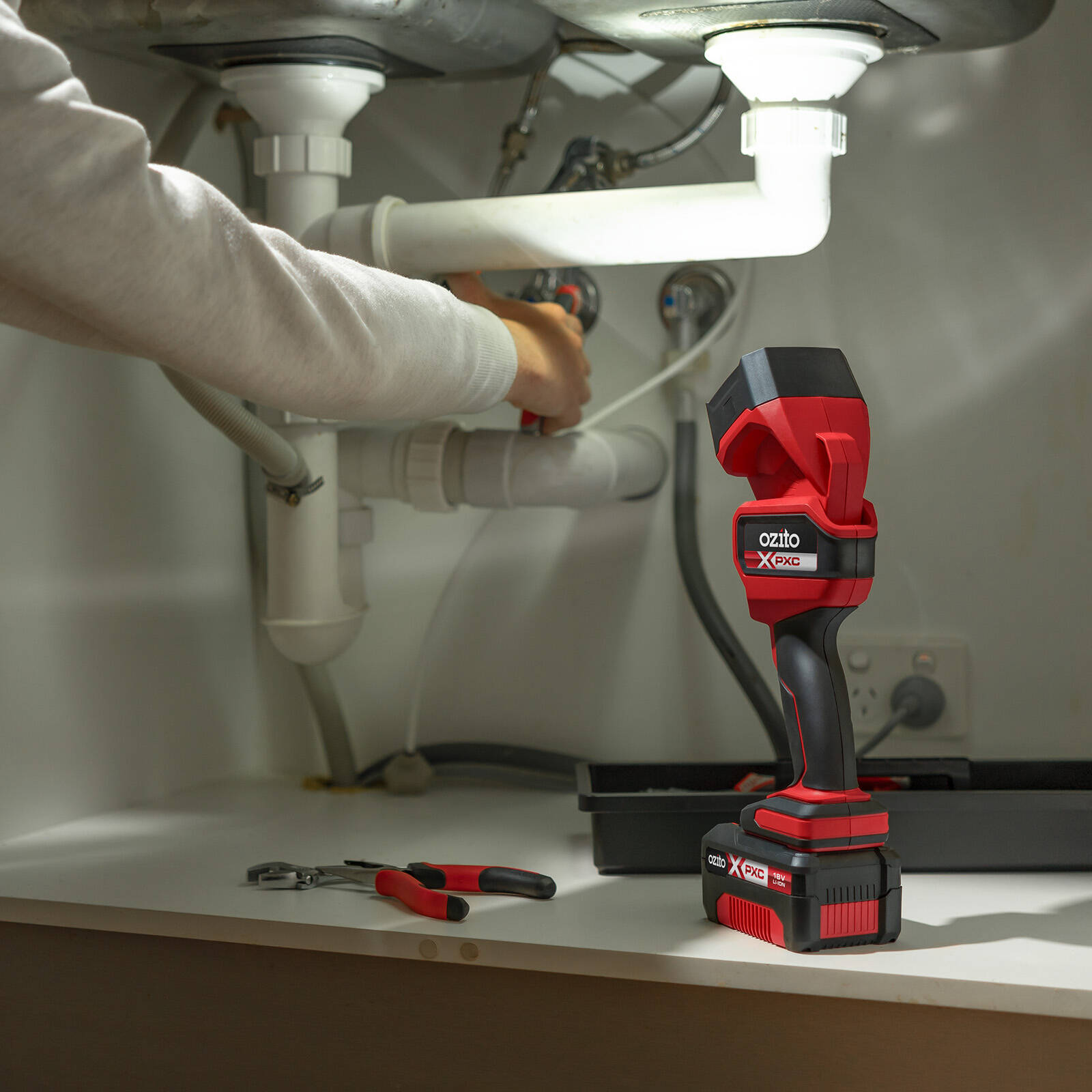 Ozito PXC 18V Cordless Torch Light Skin Only PXTLS-018