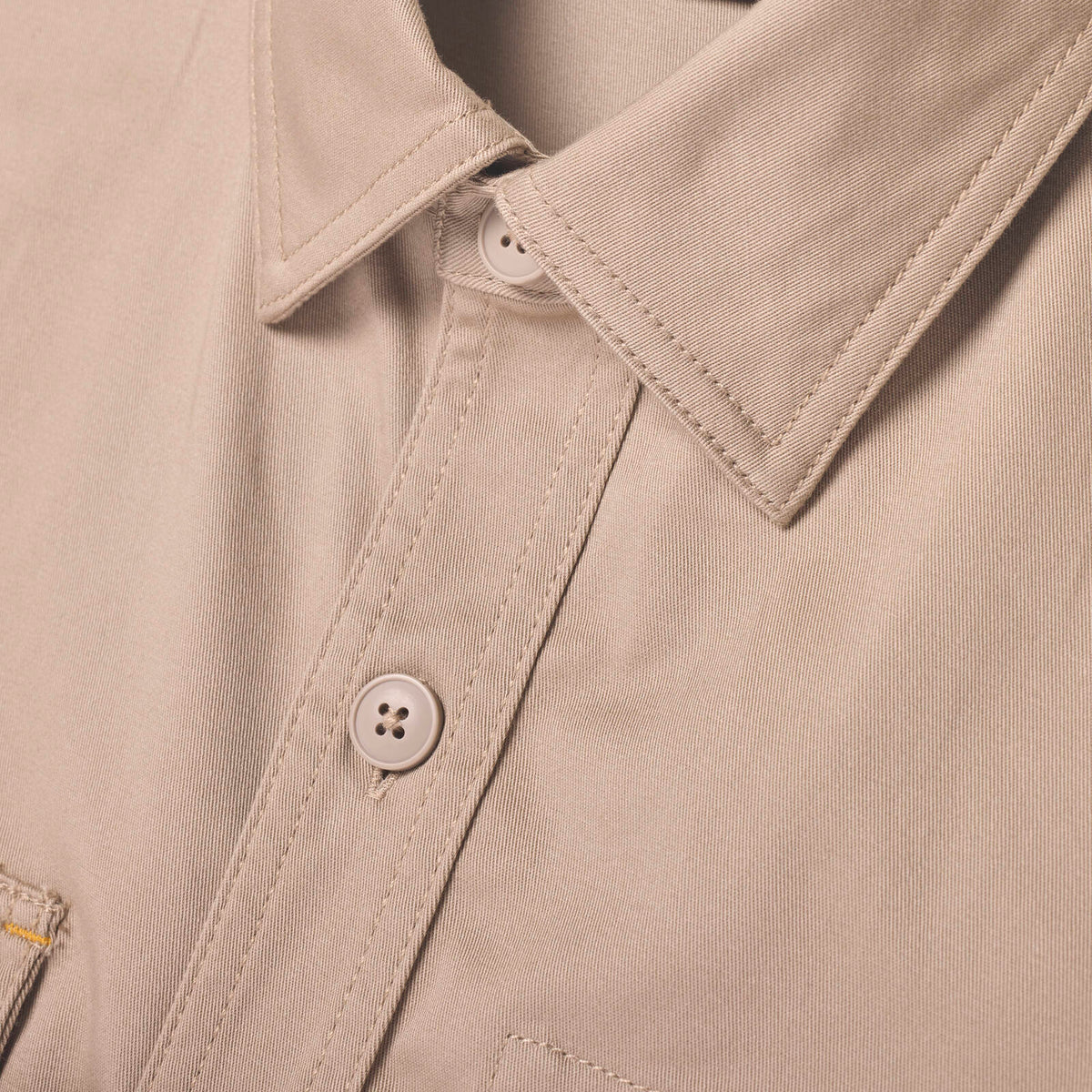 DEWALT Khaki Basalt Short Sleeve Button Up Shirt - Men's Size XL, Stretch Cotton