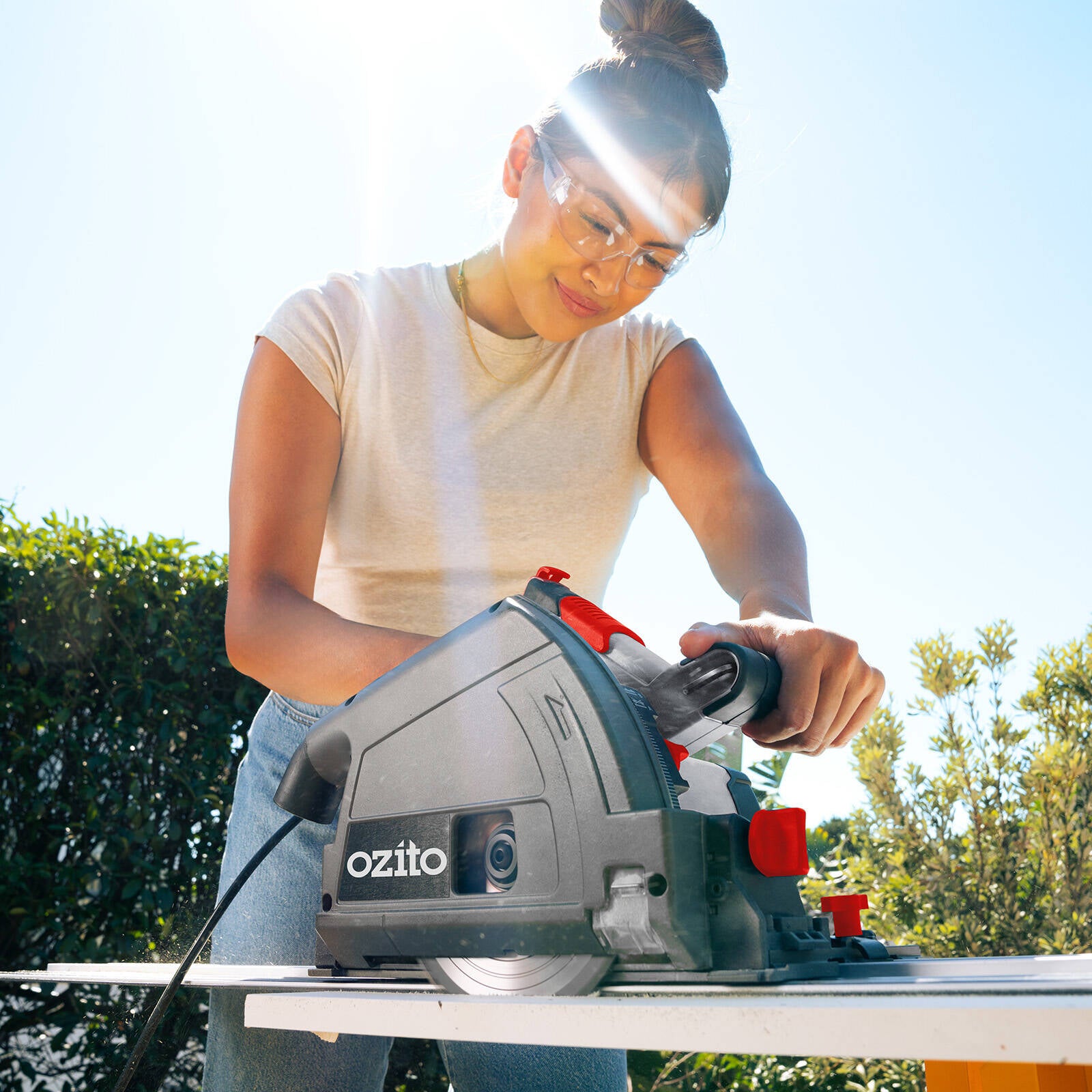 Ozito 1200W 165mm Plunge Saw OPS-165, Bevel & Depth Adjust for Track Cutting