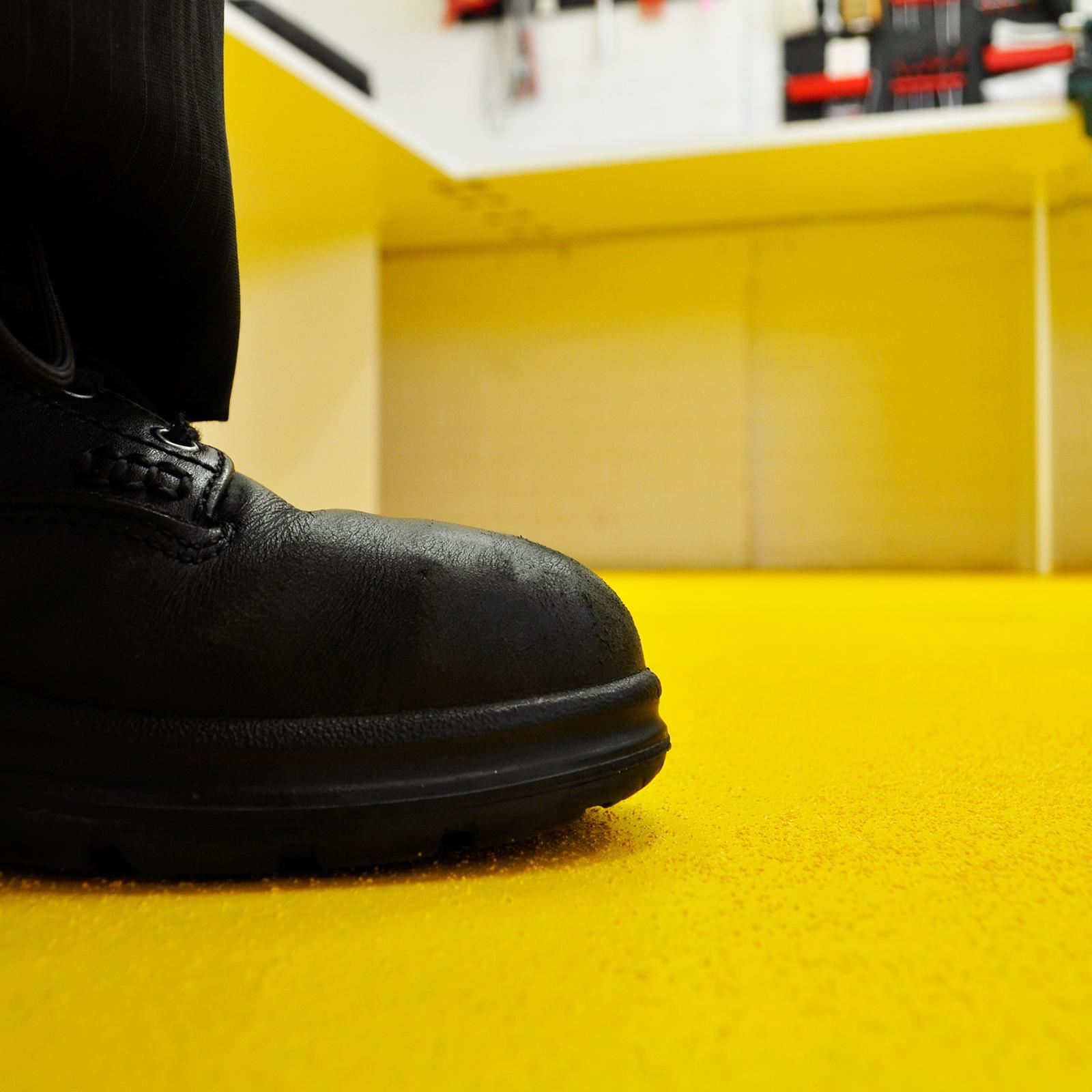 Dy-Mark 1L Clear TreadRite Slip-Resistant Paving Paint, Brush On