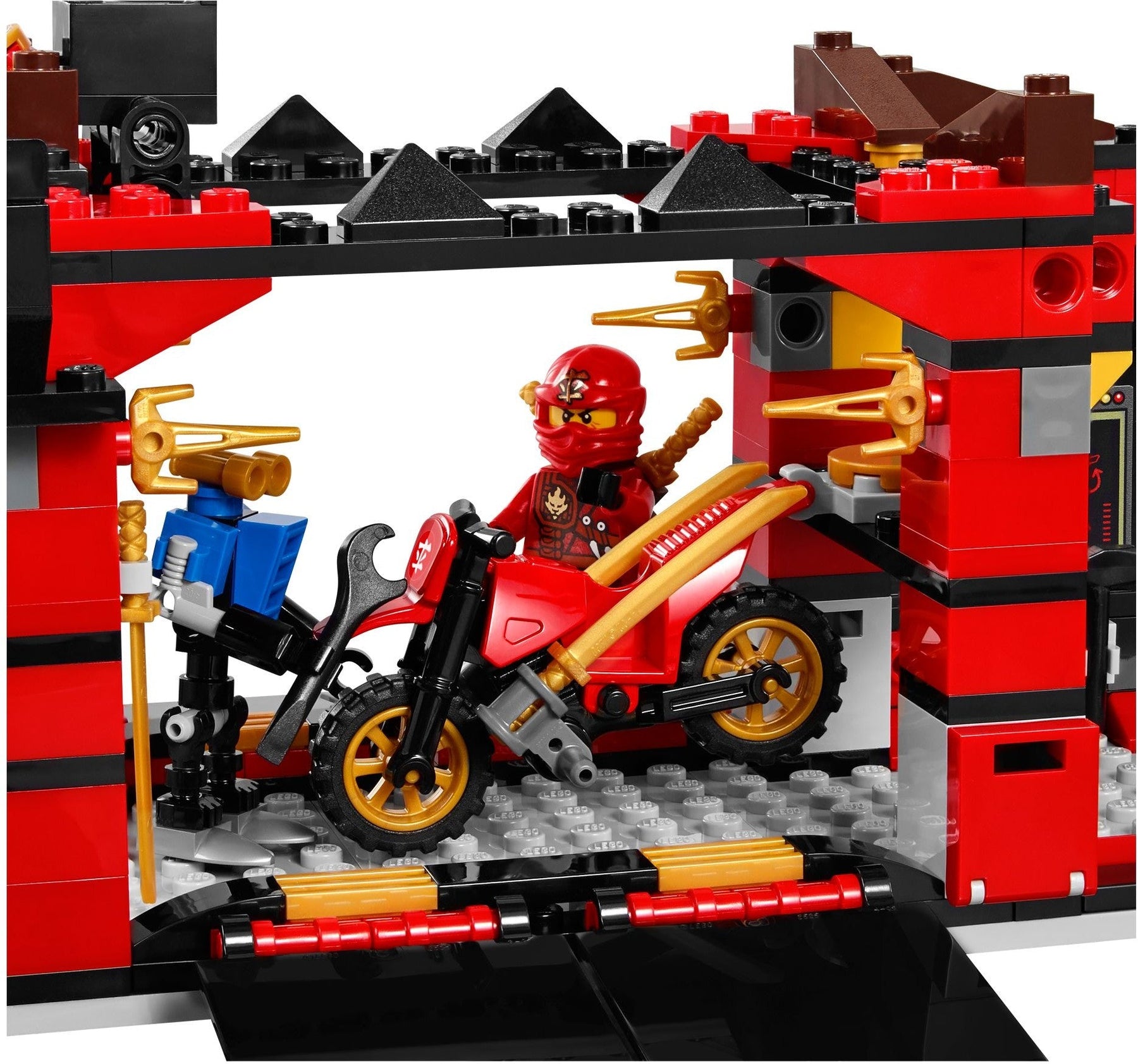 LEGO 70750 Ninja DB X: Battle Pythor & Anacondrai - SuperSaverAU - view 4