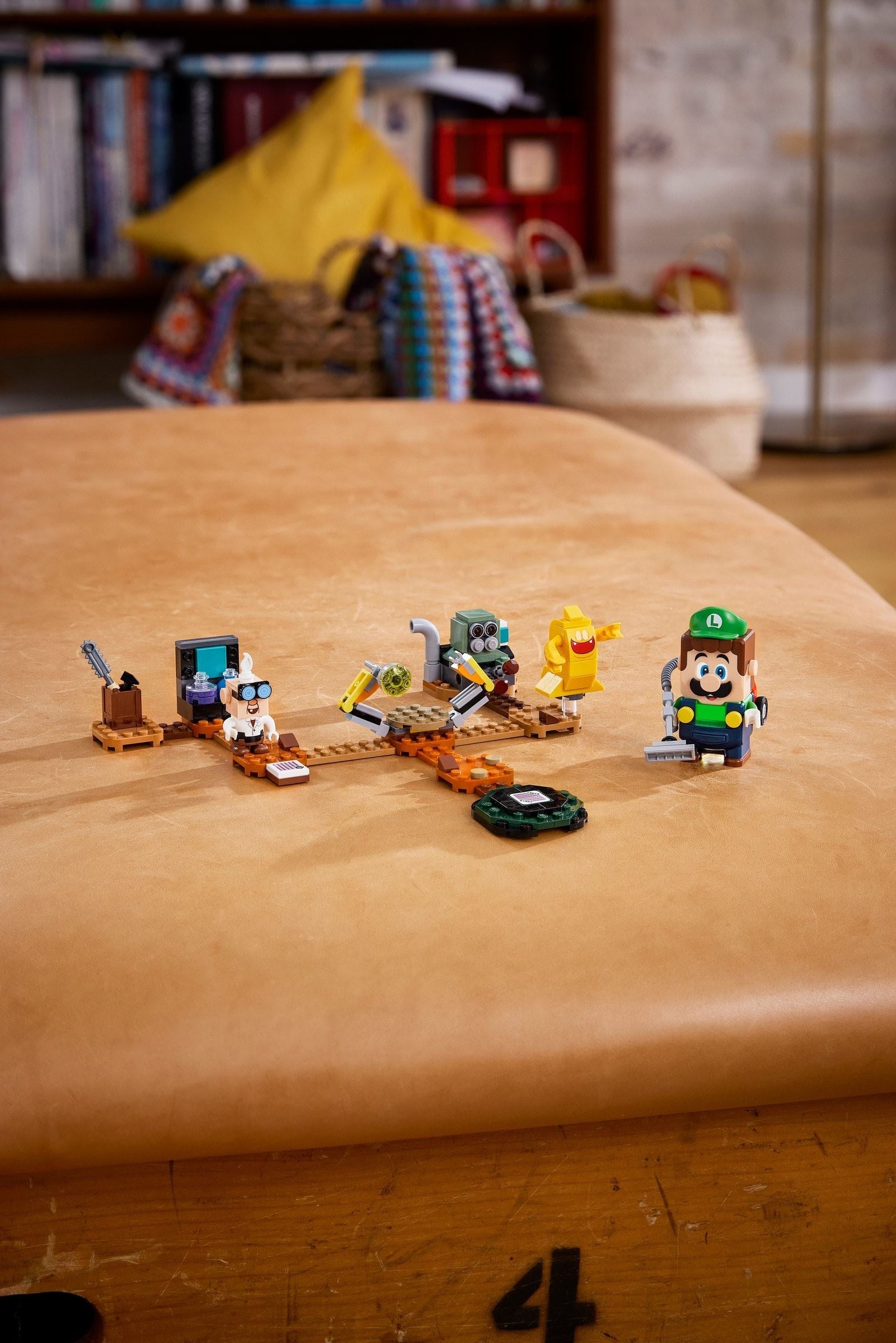 LEGO 71397 Luigi's Mansion Lab & Poltergust - SuperSaverAU - view 4