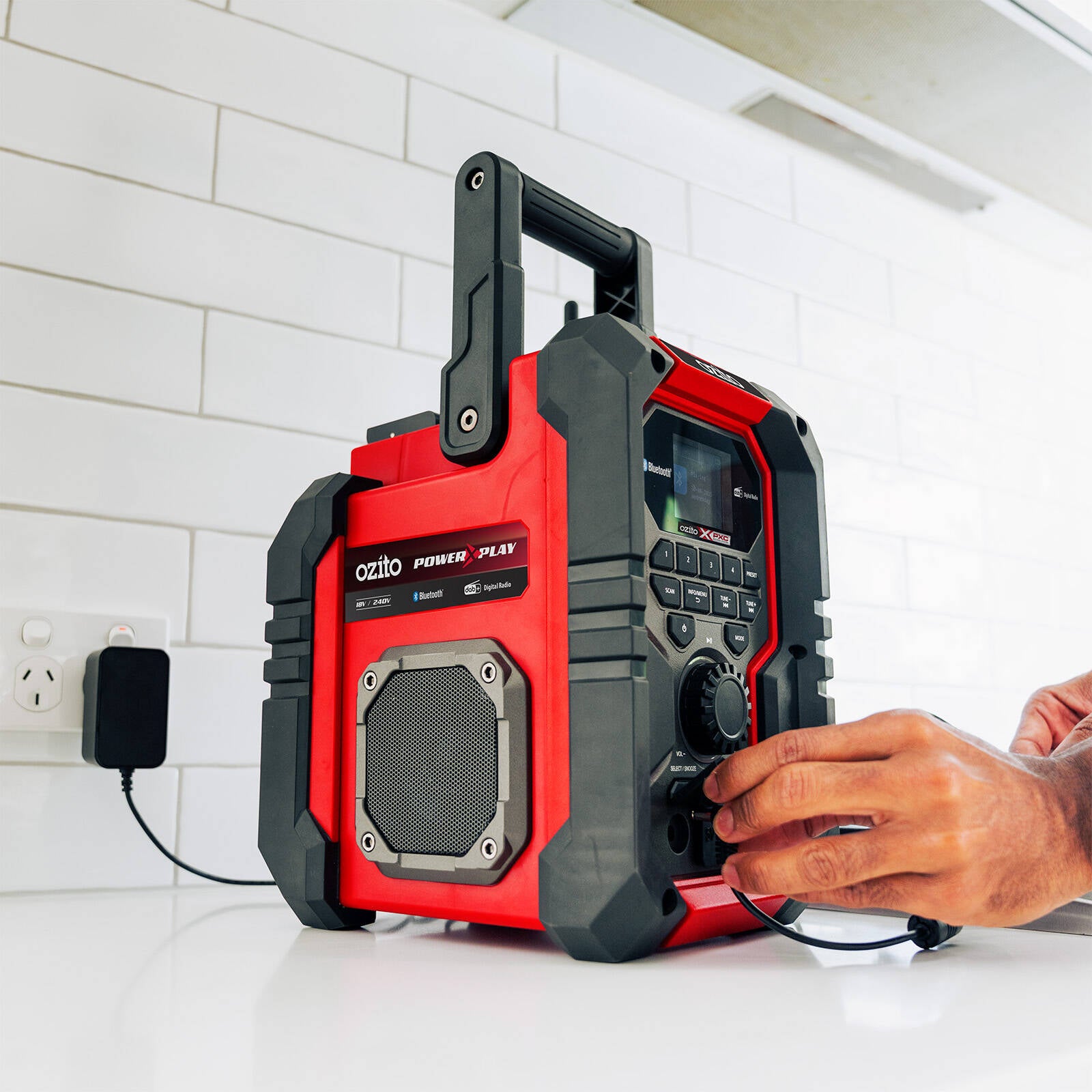 Ozito PXC 18V Cordless DAB+ FM Digital Radio, Bluetooth, LCD Display PDRS-018