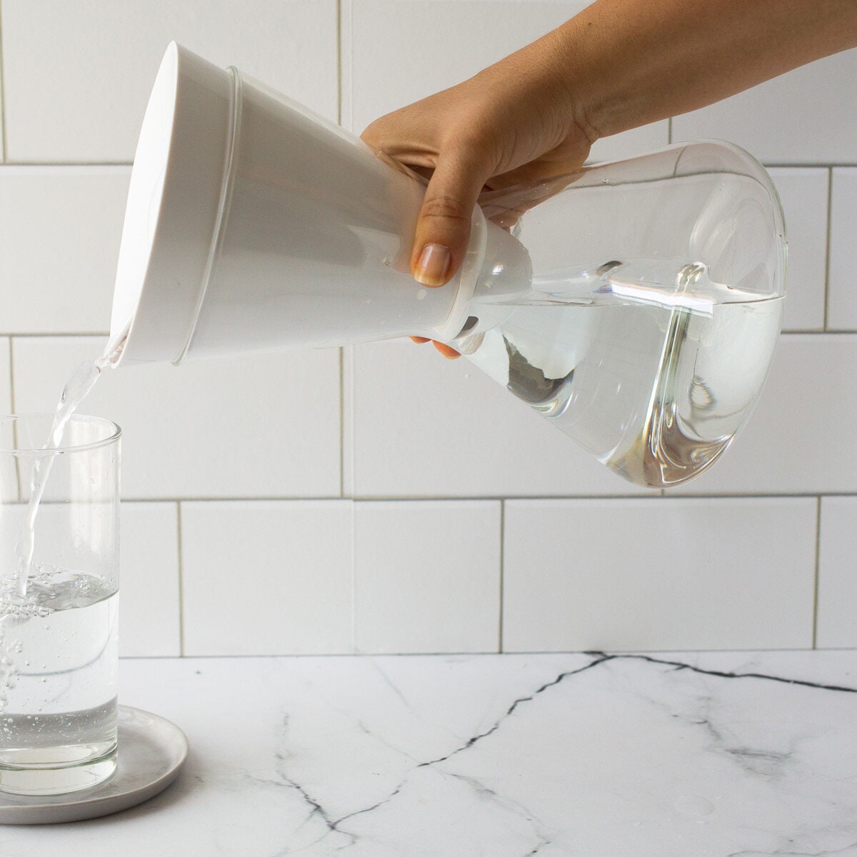 Soma 1.4L Water Filter Carafe - Borosilicate Glass, White Filter, Auto-Opening Lid - 28900