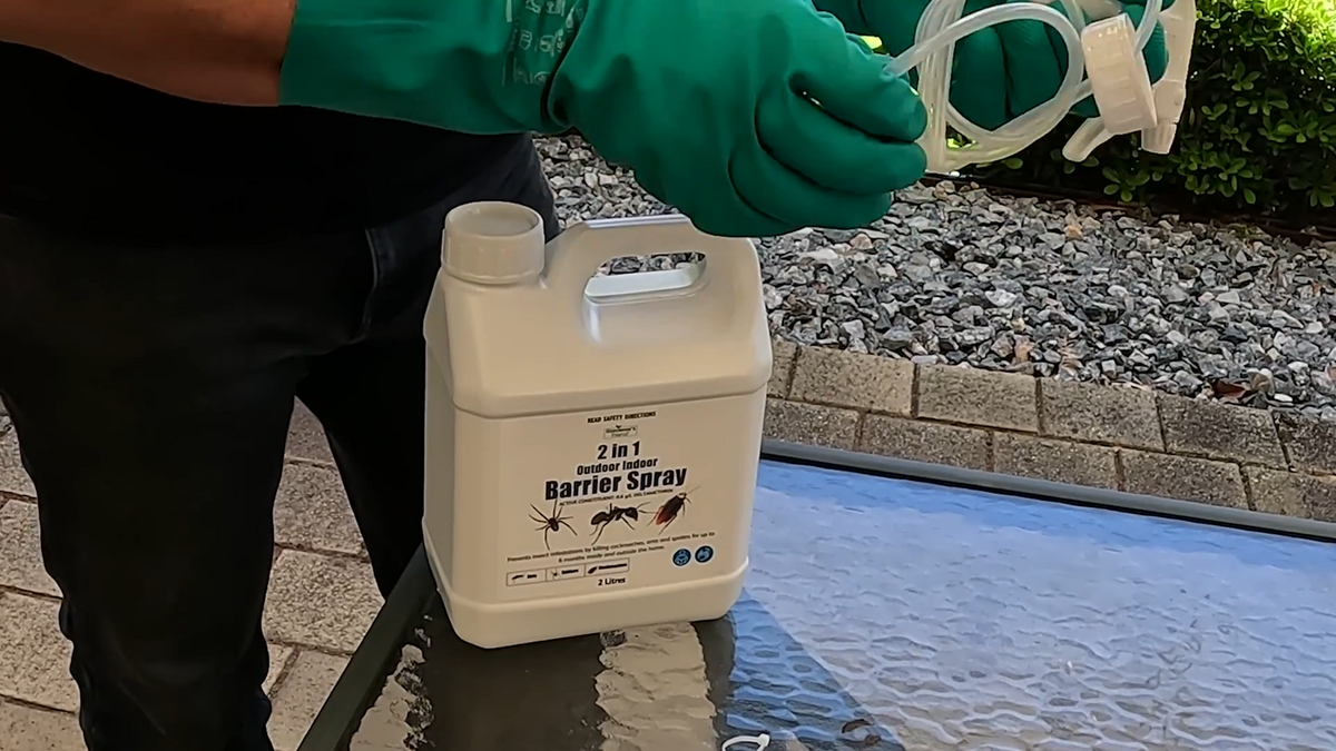 Gardeners Friend 2L Ready to Use 2 in 1 Barrier Spray - Indoor Outdoor Pest Control - SuperSaverAU - view 2
