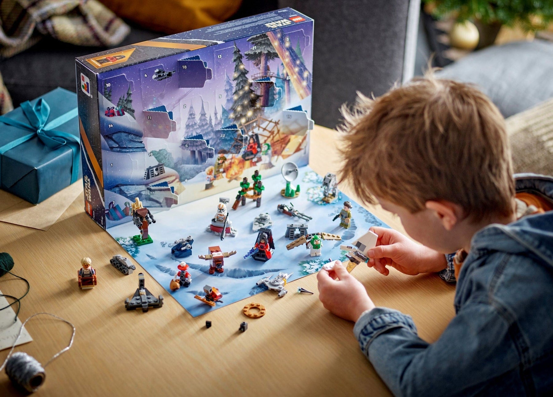 LEGO 75366 Star Wars Advent Calendar – Festive Holiday Surprise Set - SuperSaverAU - view 3