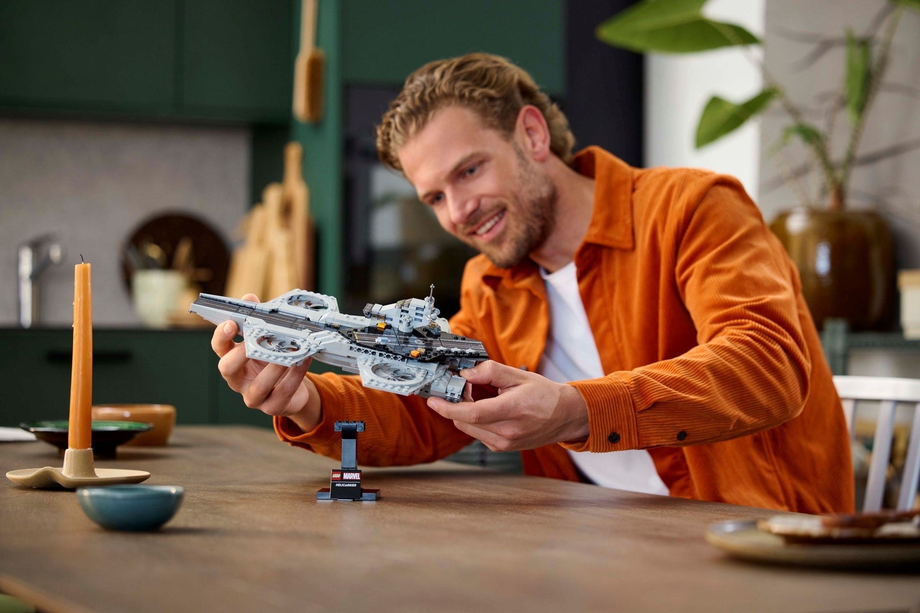 LEGO Marvel The Avengers Helicarrier 76295 - SuperSaverAU - view 3
