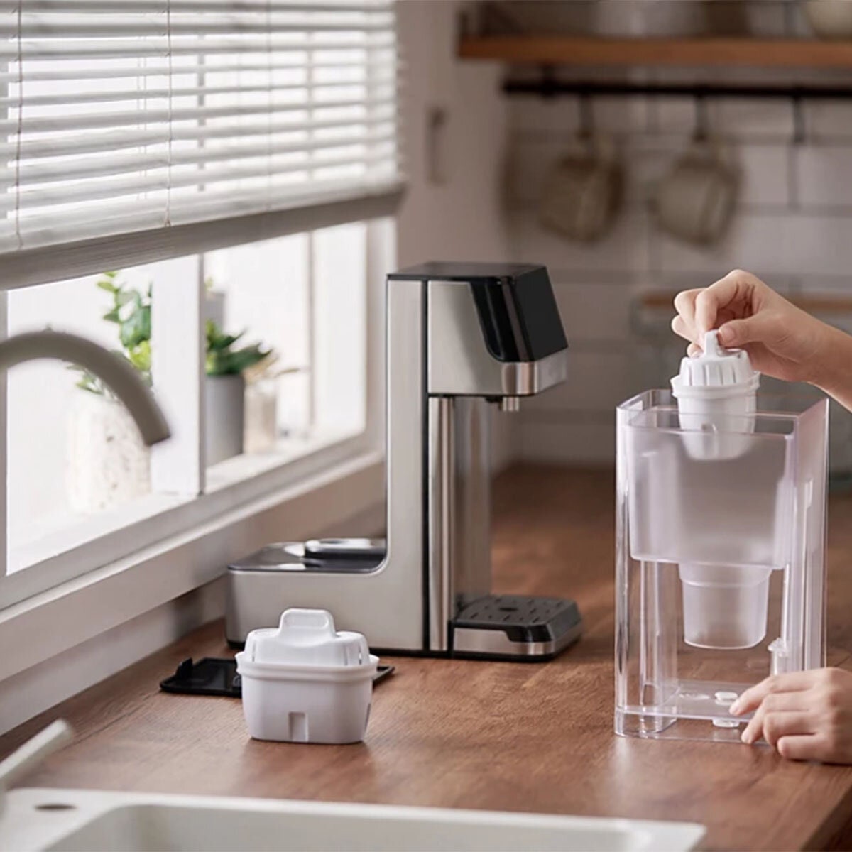 Philips Instant Heating Water Filtration Station - 2.2L Tank, Six Temperature Settings, Silver - ADD5910M