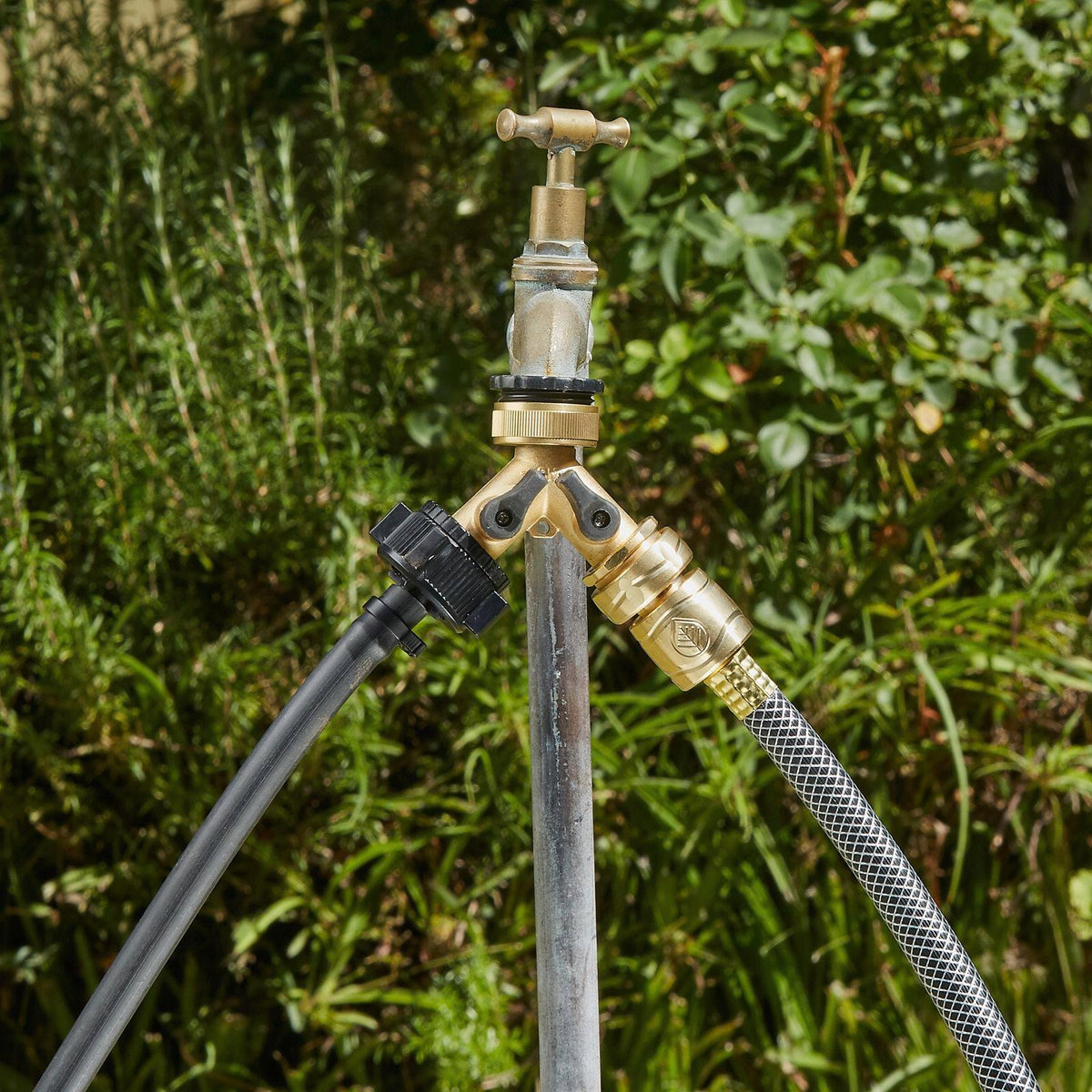 Pope 2 Way Brass Threaded Tap, Solid Brass, 12mm Outlets, Outdoor