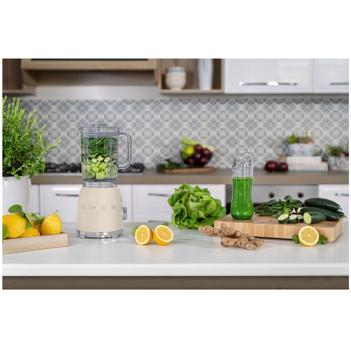 Smeg 50s Style Retro Bench Blender 1.5L - 800W Smooth Start Motor, 4 Preset Programs, Cream - BLF03CRAU