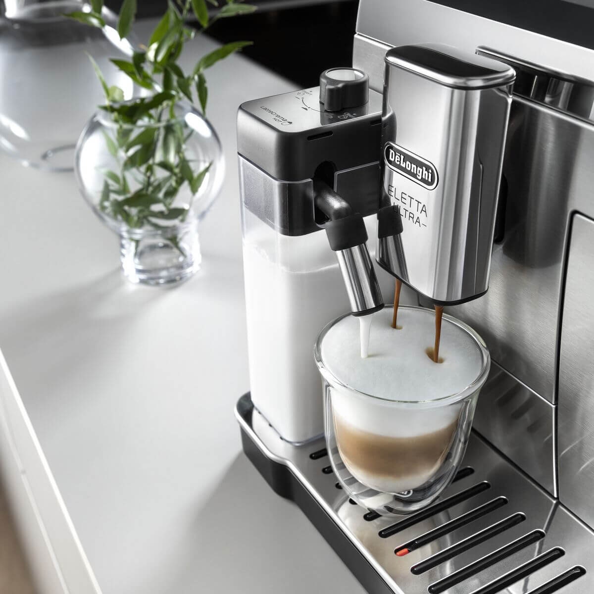 DeLonghi Eletta Ultra fully automatic coffee machine - 50+ hot and cold recipes, LatteCrema - ECAM47085MB