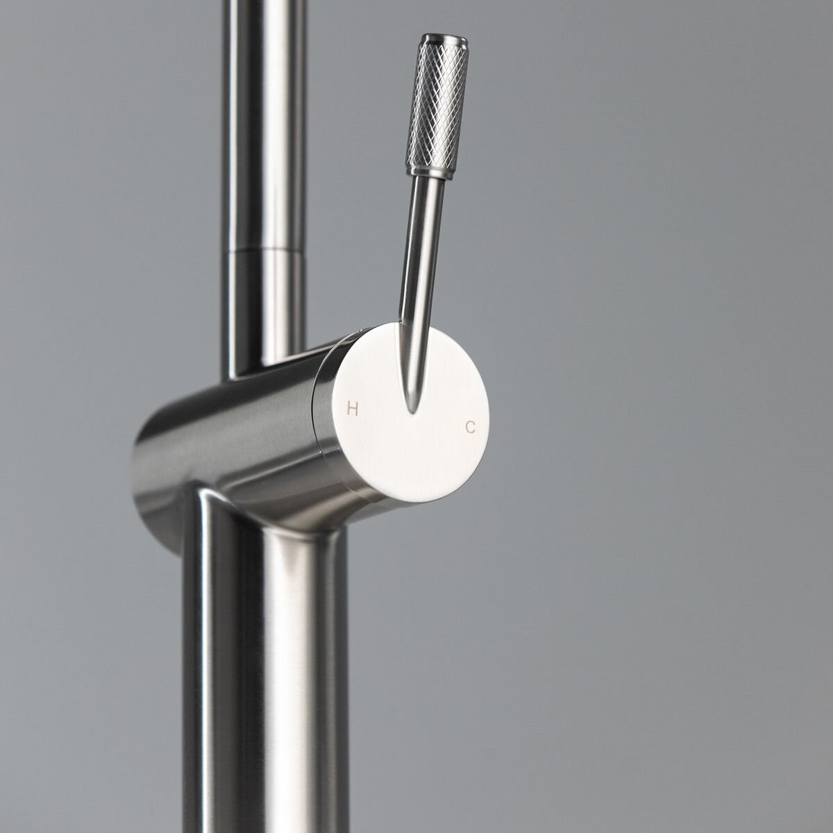 Titan Essentials Gooseneck Kitchen Mixer Tap - Brushed steel - Soft-Closing Ceramic Seal - TTSS2
