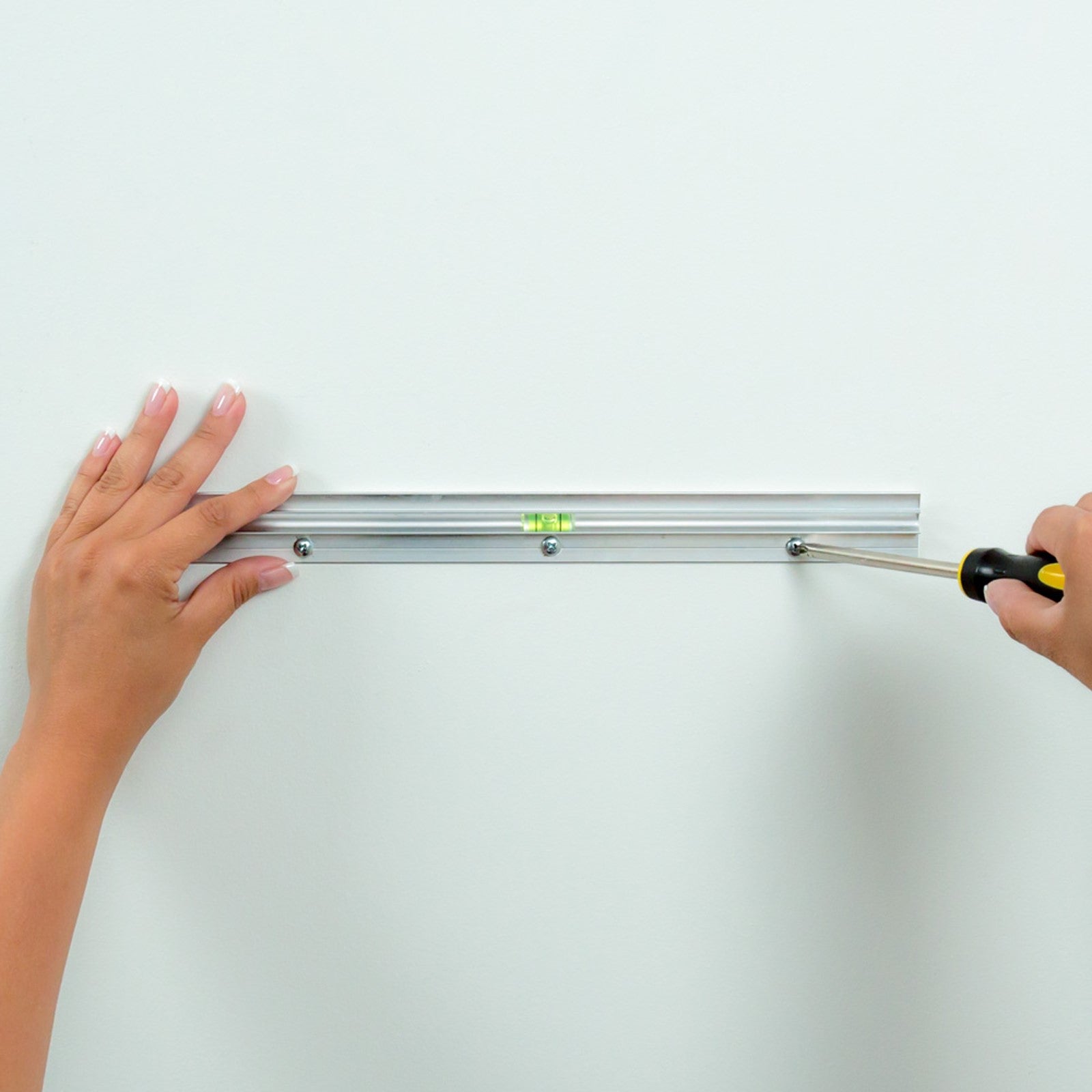 Hangman 18" Heavy Duty Picture/Mirror Hanger 40kg