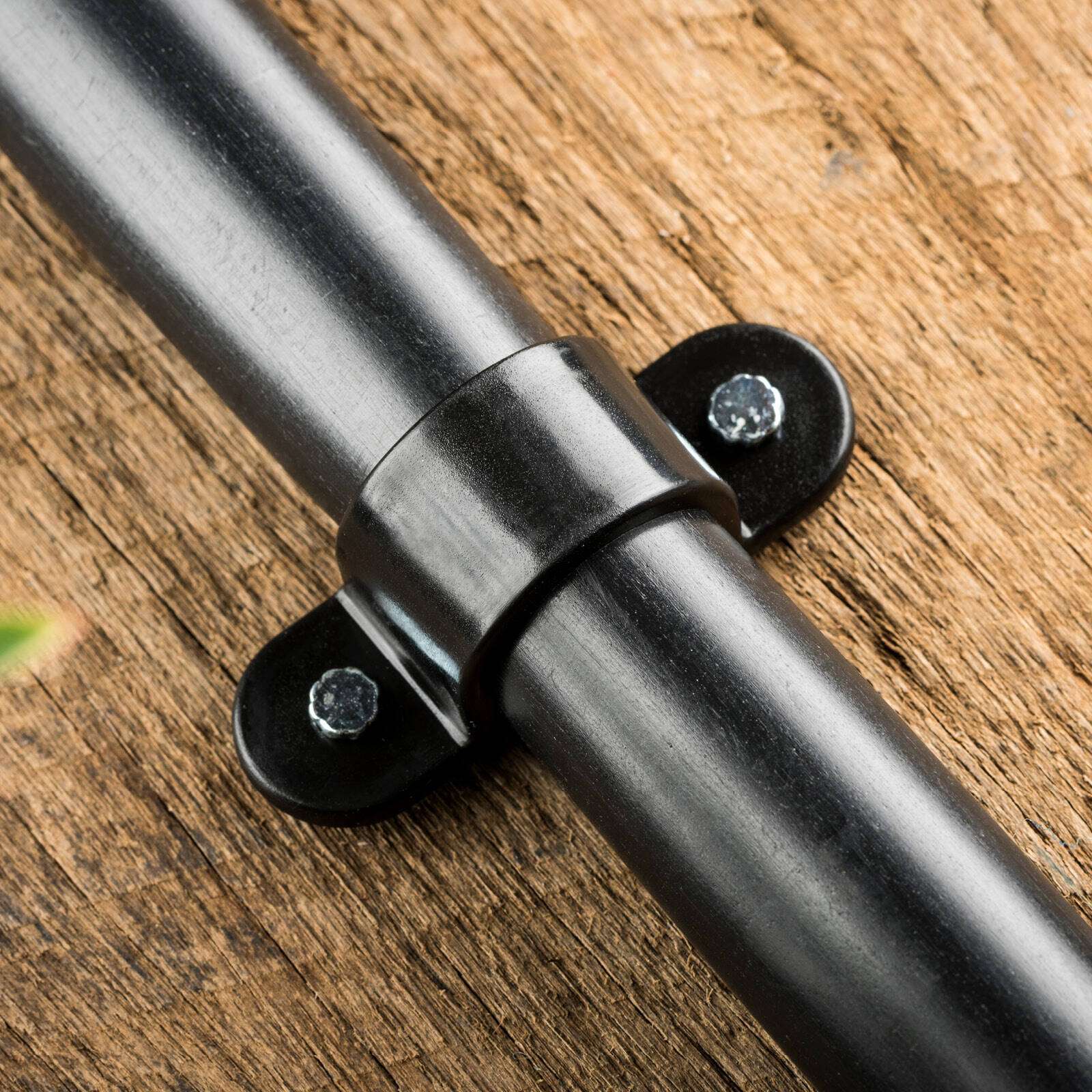 Pope 19mm Saddle Clamp - Black Poly Tube Mount for Timber, 1000kPa