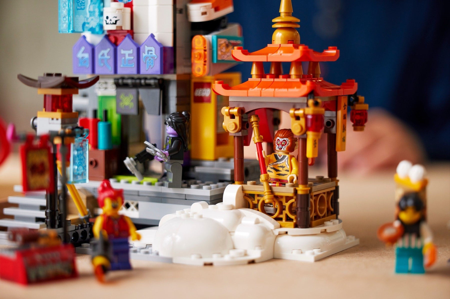 LEGO Monkie Kid 80054 Megapolis City- Auzzi Store