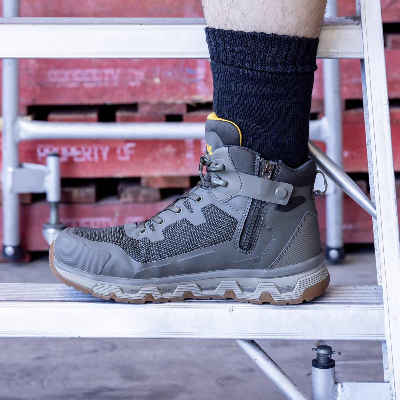 DeWALT Olive Forge Steel Cap Safety Work Boot Size 6 - SRC, 300C Heat Resistant