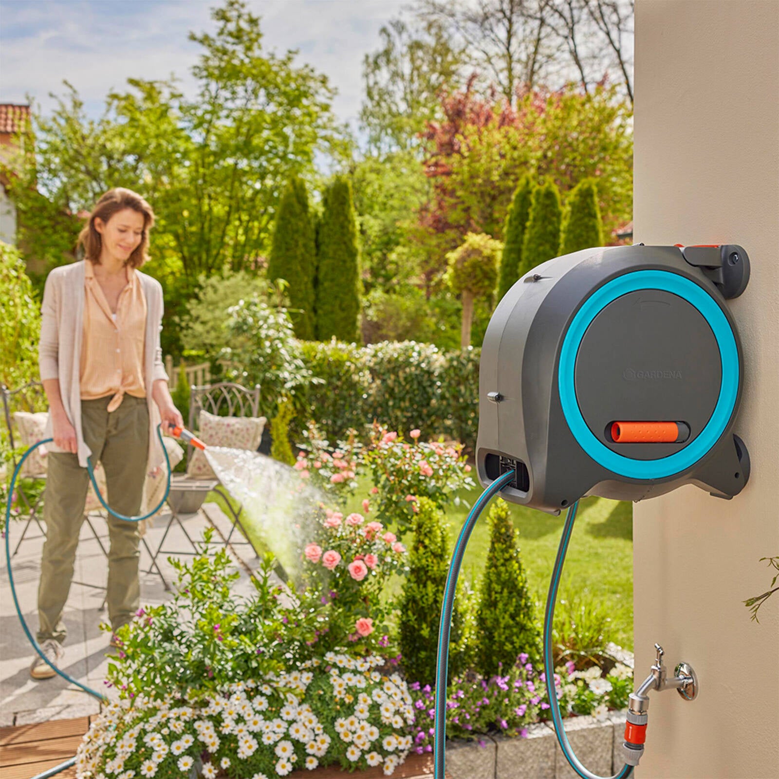 GARDENA Dual 2 in 1 Manual Roll-Up 25m Hose Reel, Wall Mount or Portable