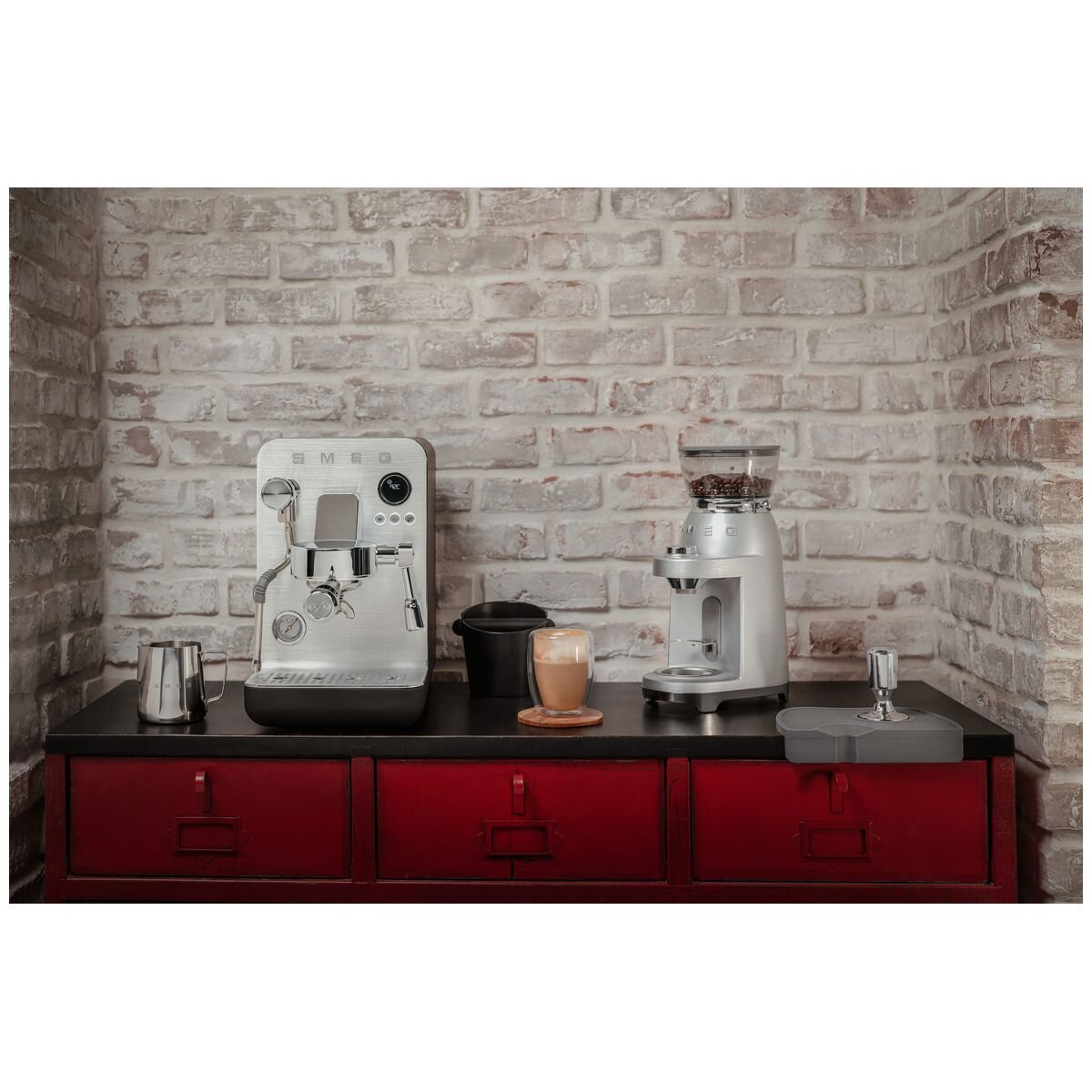 Smeg Minipro Espresso Coffee Machine - 15 Bar, Triple Thermoblock, Shot Timer, Matte Black - EMC02BLMAU