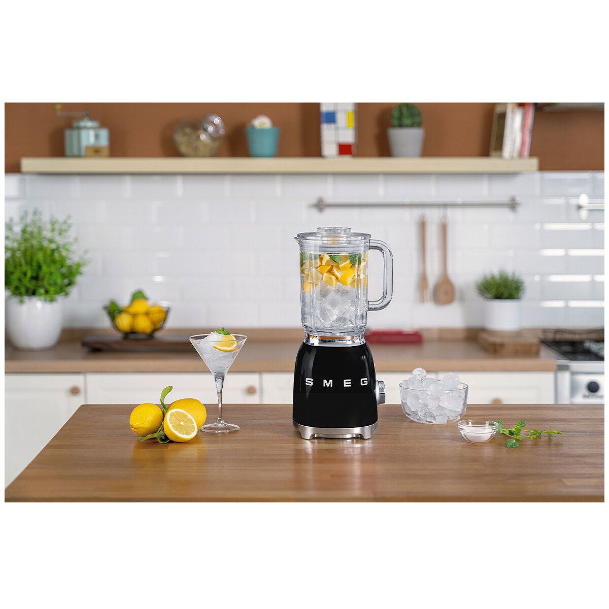 Smeg 50s Style Retro Bench Blender 1.5L - 800W Smooth Start Motor, 4 Preset Programs, Black - BLF03BLAU