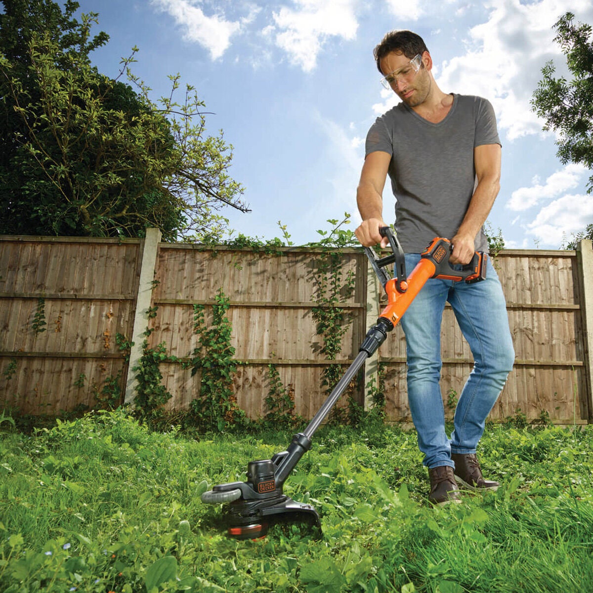 Black & Decker 18V Cordless String Trimmer - 28cm, Power Select, Automatic Line Feed - STC1820PC-XE