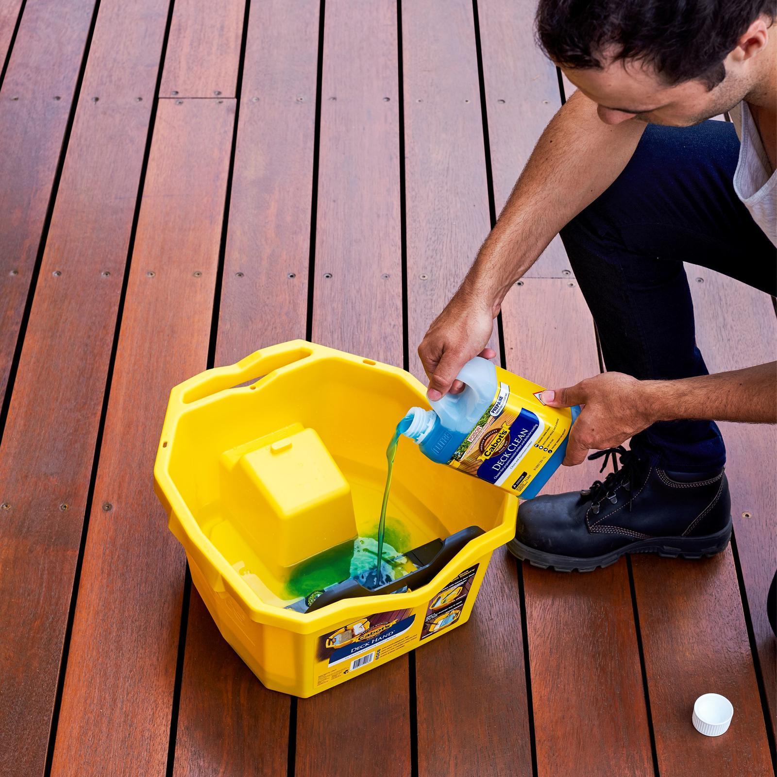 Cabot's 1L Deck Clean Oxalic Based Timber Cleaner