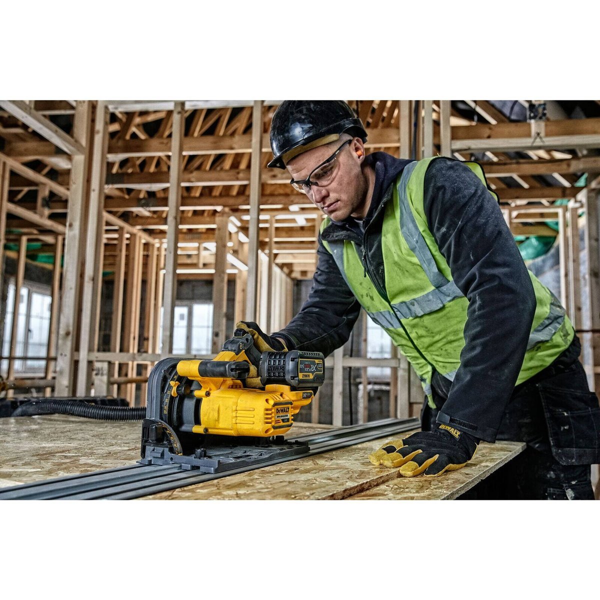 DeWALT 54V FlexVolt XR Cordless 165mm Plunge Saw Bare Unit DCS520NT-XJ