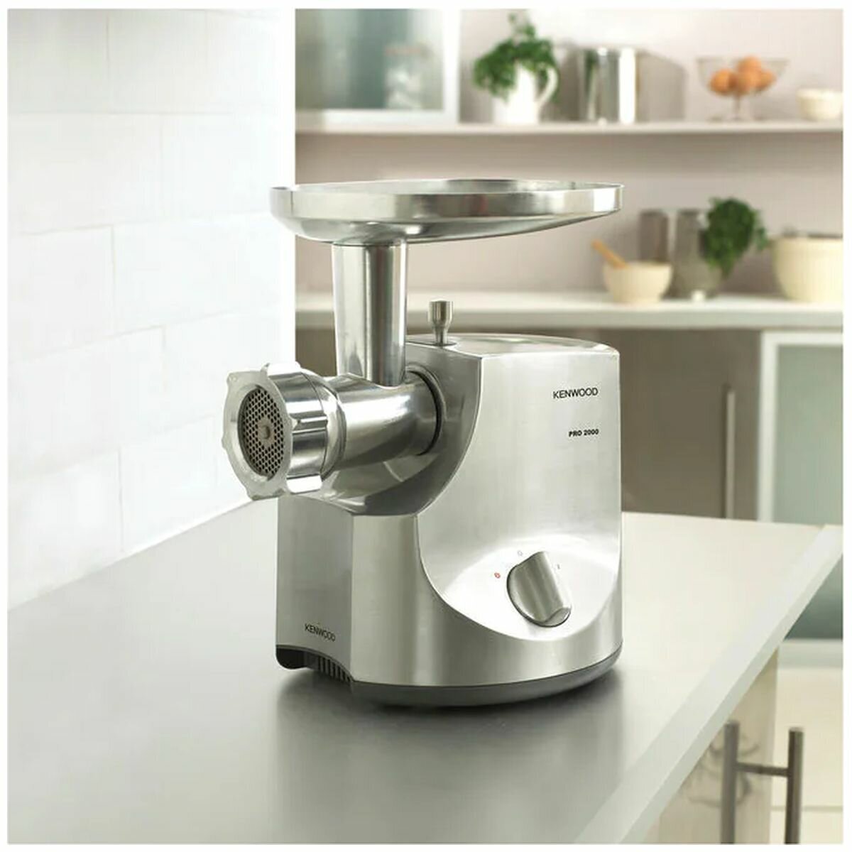 Kenwood Meat Grinder - 2000W - Die-Cast Aluminium Body - Sausage and Kebbe Makers - MG700
