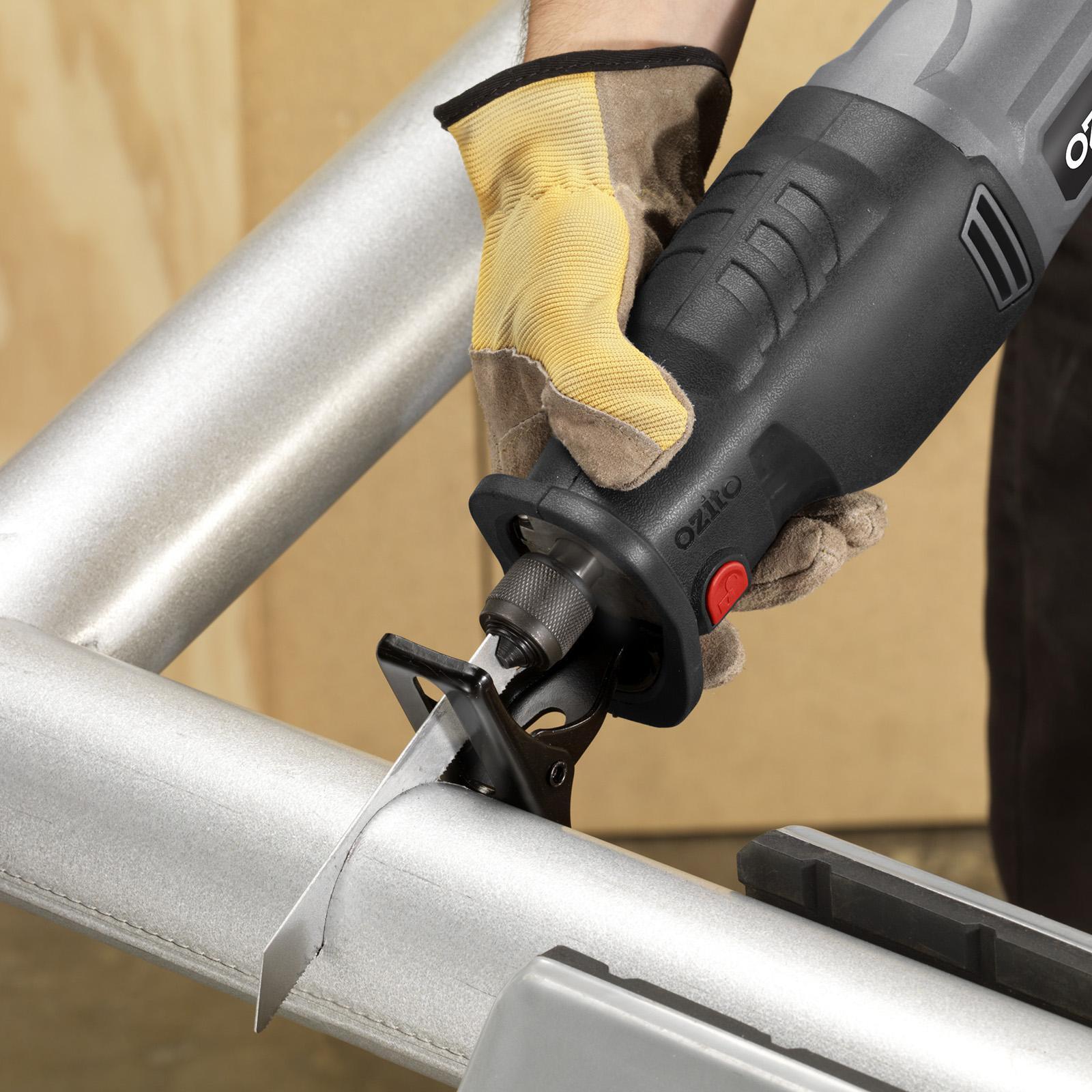 Ozito 920W Reciprocating Saw RSW-5200, Variable Speed, Keyless Blade Change, Lock-On, 3000 SPM