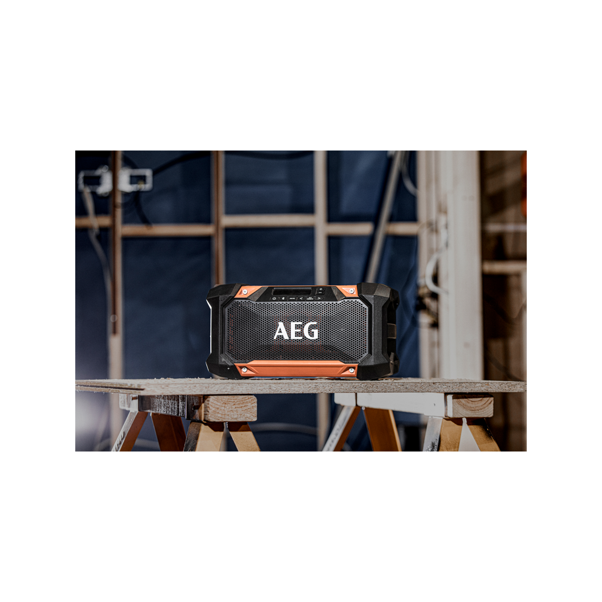 AEG 18V/240V Dual Speaker Hybrid Radio, Bluetooth, Indoor/Outdoor A18DSR0