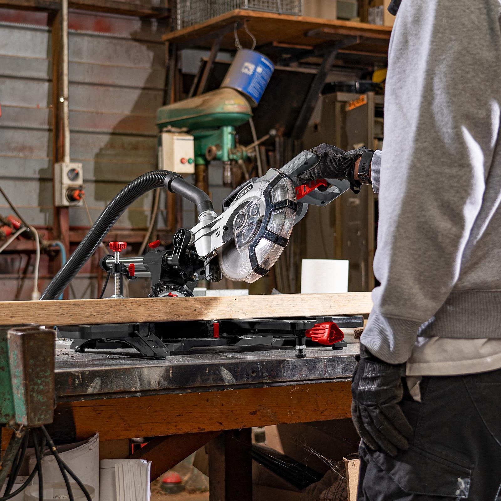 Ozito 1800W 210mm Double Bevel Sliding Mitre Saw SCMS-1621