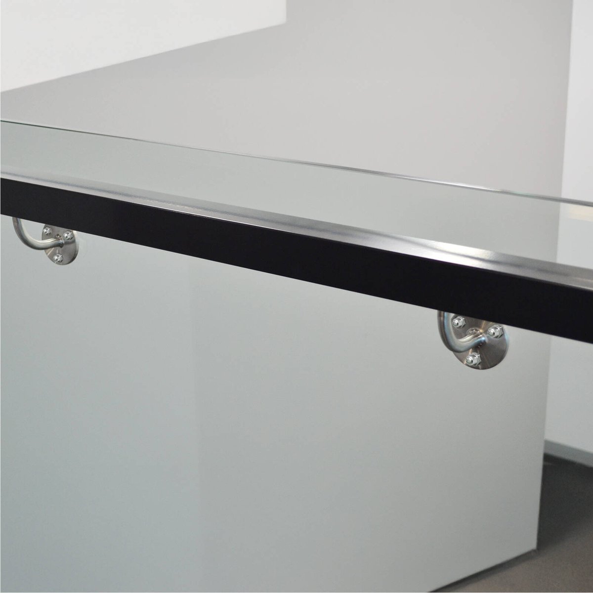 Carinya 70 x 90 x 95mm Stainless Steel Flat Top Curved Handrail Bracket