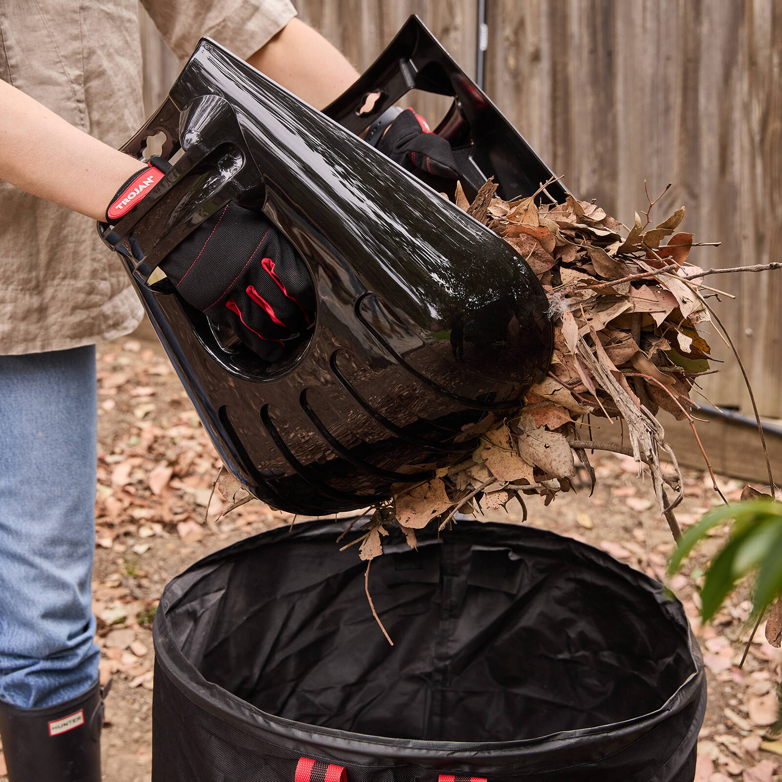 Trojan Leaf Scoops, 2 Piece Hand Leaf Grabber Set