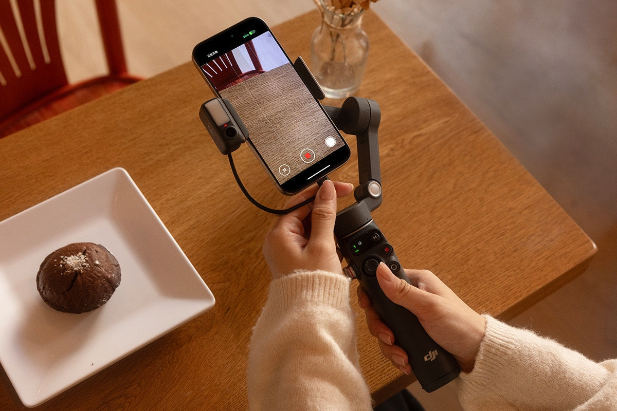 DJI Osmo Mobile 7 Pro Gimbal - SuperSaverAU - view 8