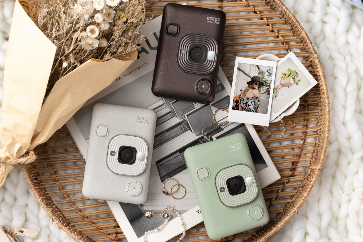 Fujifilm Instax Mini LiPlay 2-in-1 Hybrid Instant Camera and Smartphone Printer 2024 (Misty White)