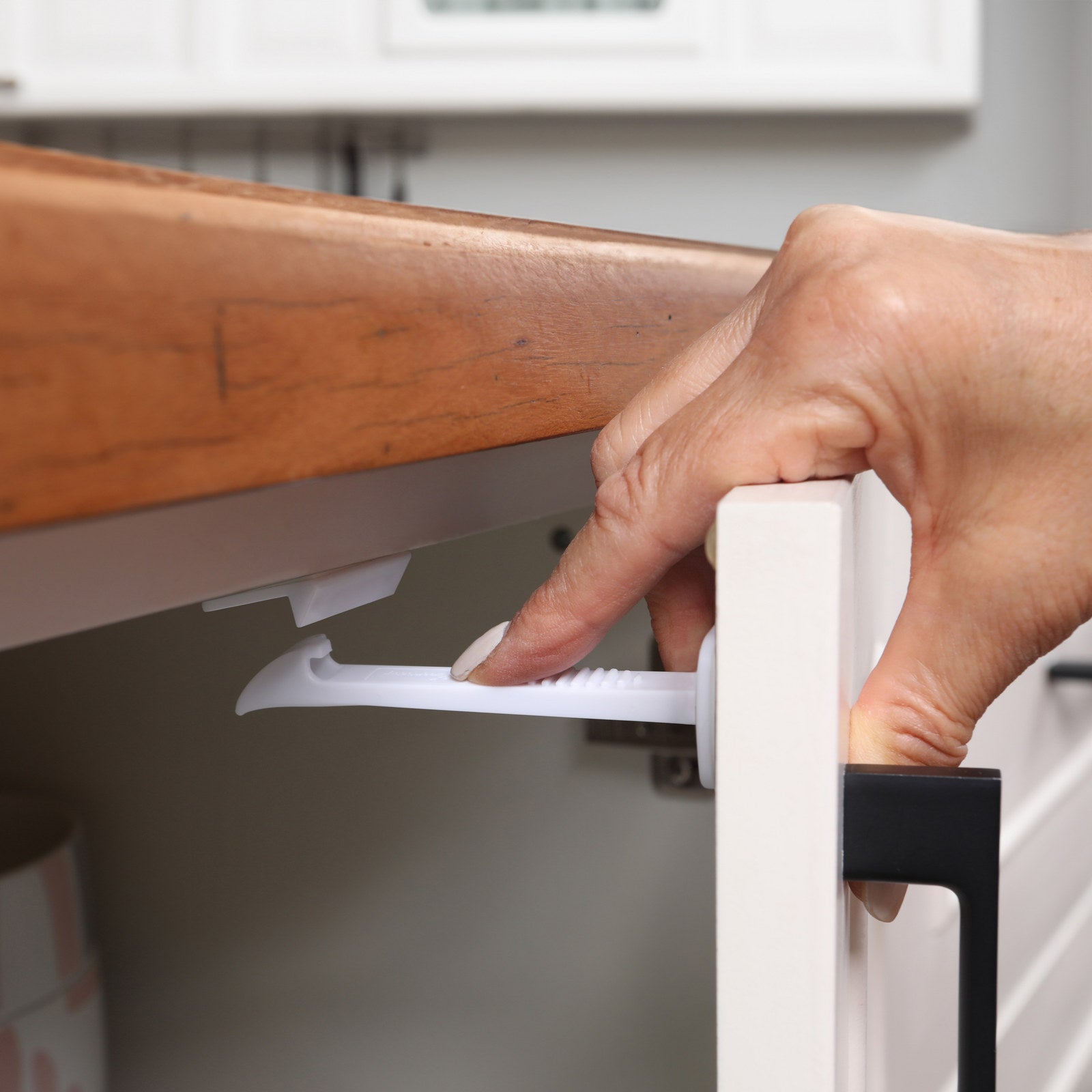 Dreambaby Child Safety Adhesive Long Plastic Catches 8 Pack Self Adhesive