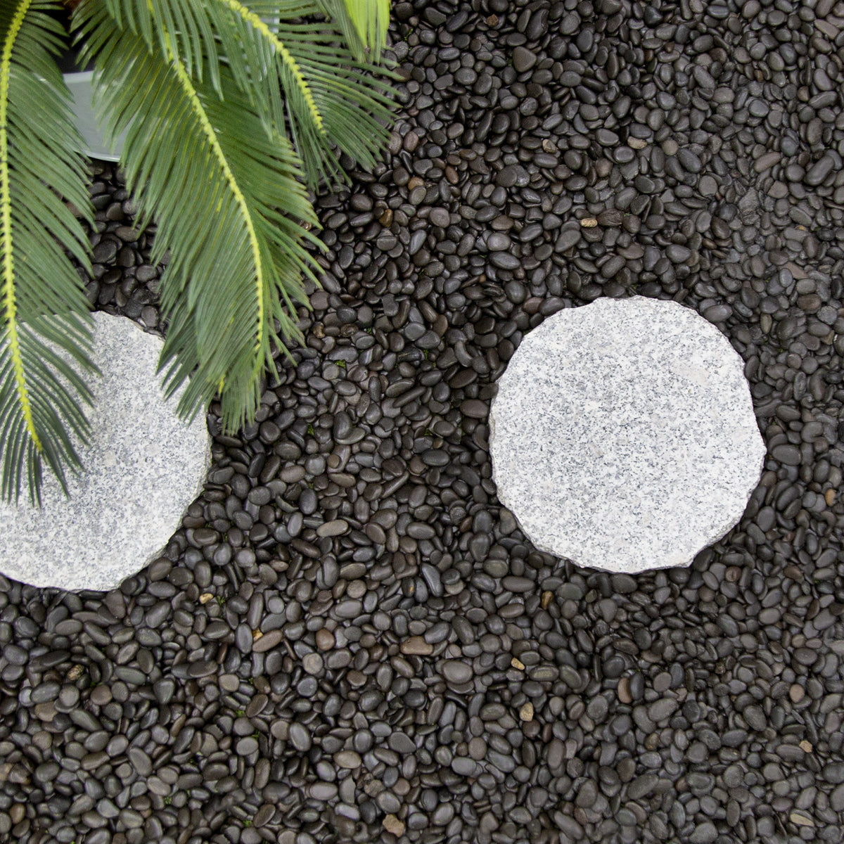 Tuscan Path 15-20mm 5kg Black Natural Stone Pebbles
