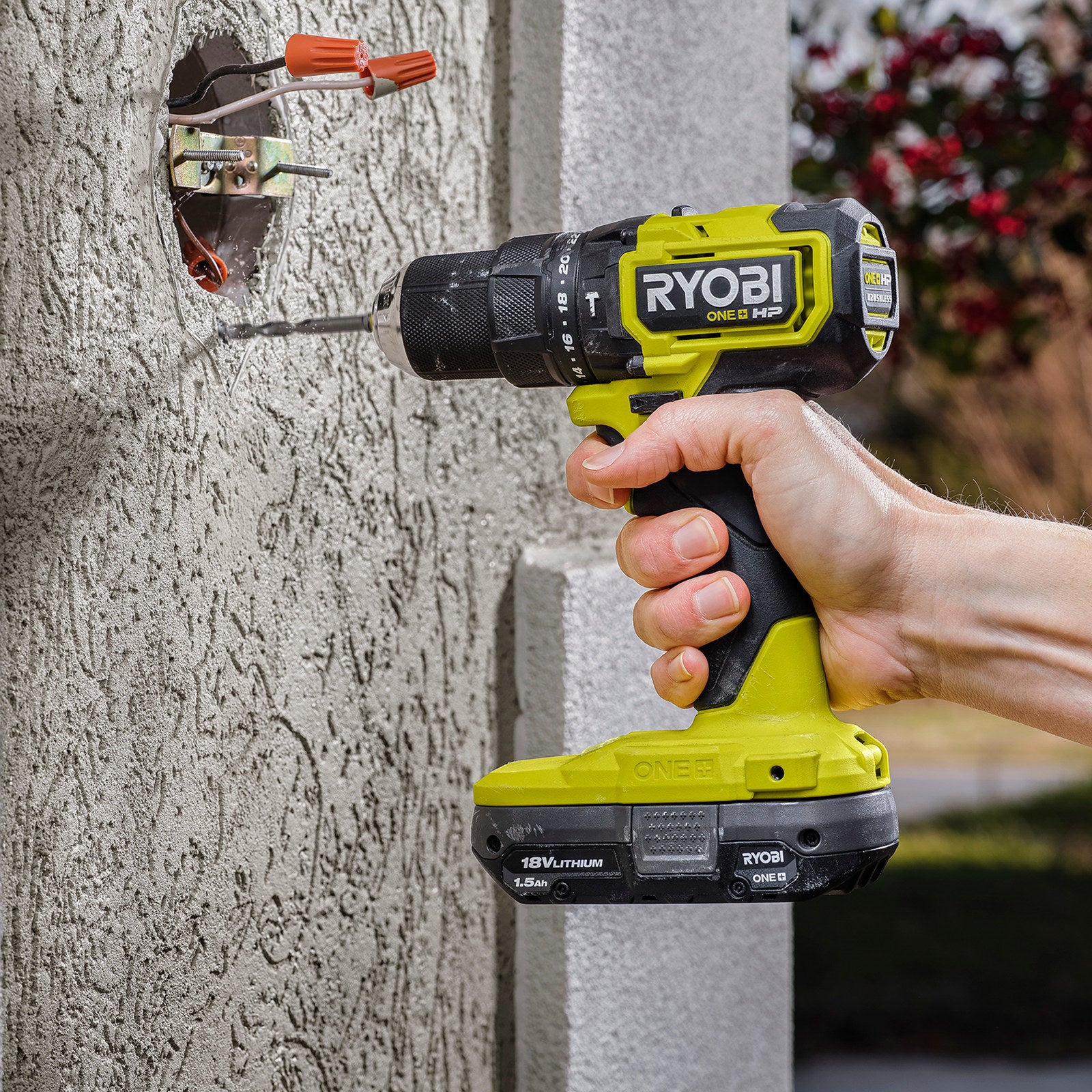 Ryobi 18V ONE+ HP 2.0/4.0Ah Compact Hammer Drill Kit