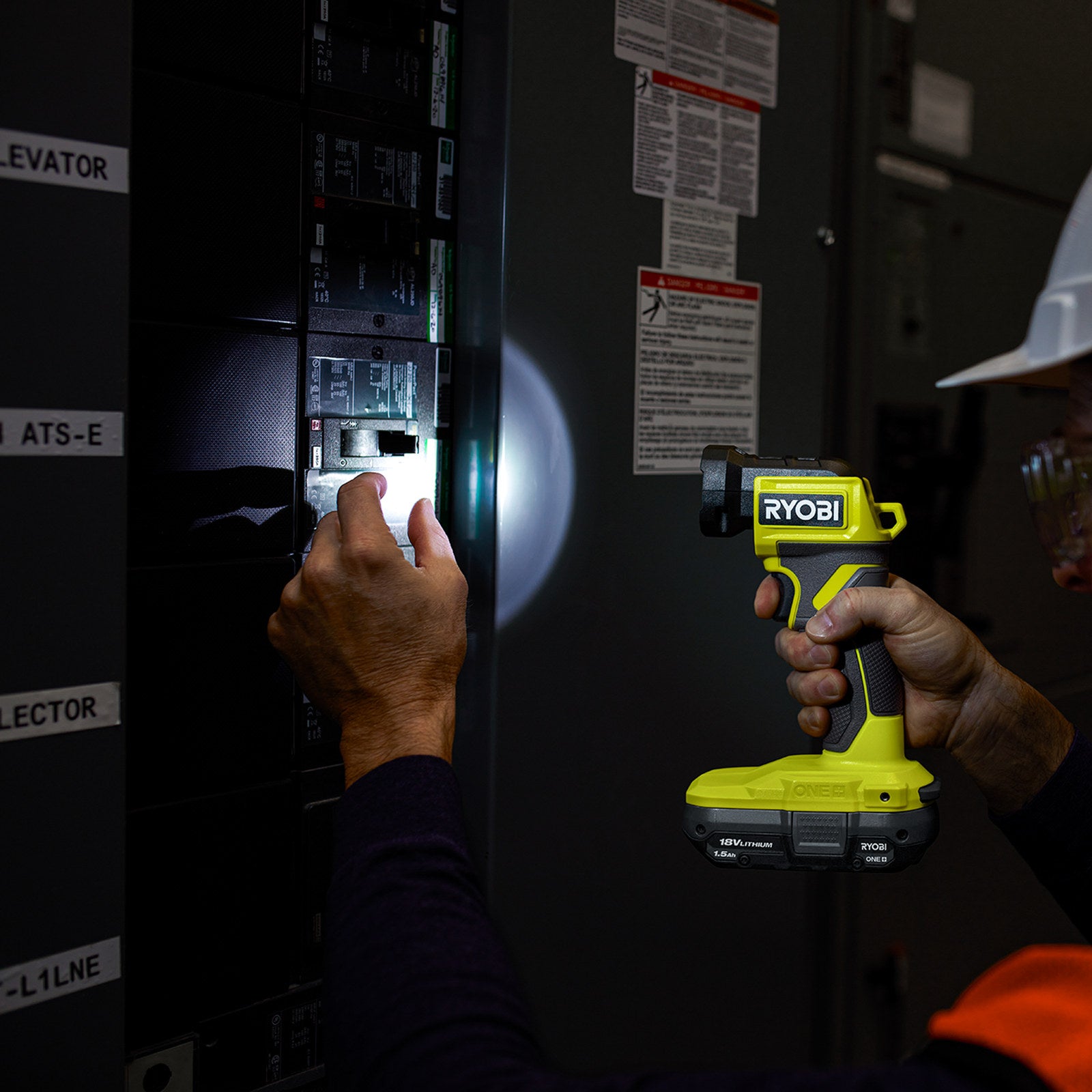Ryobi 18V ONE+ LED Flashlight 250 Lumens - Tool Only RLF18