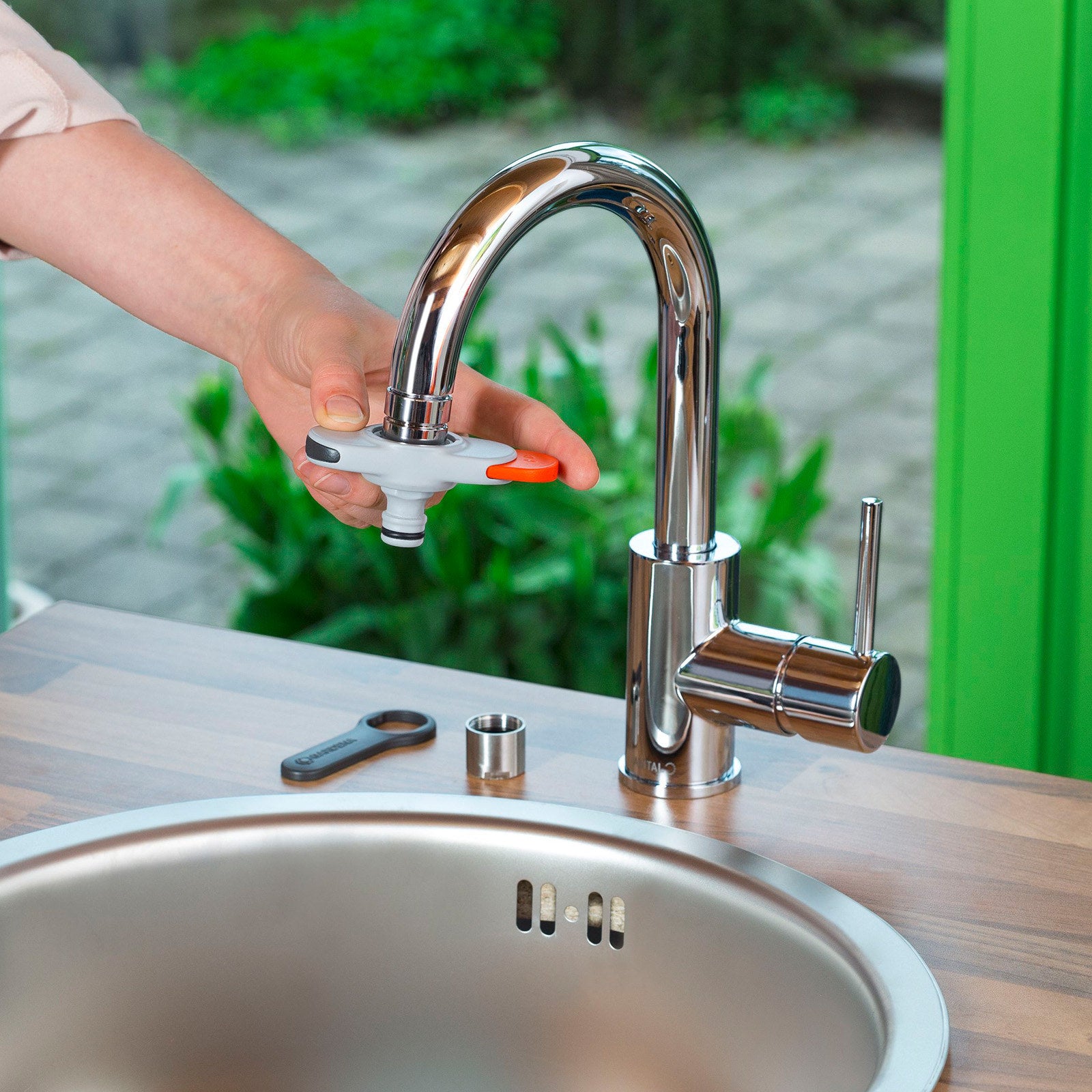 Gardena Indoor Plastic Tap Adaptor Grey / Orange