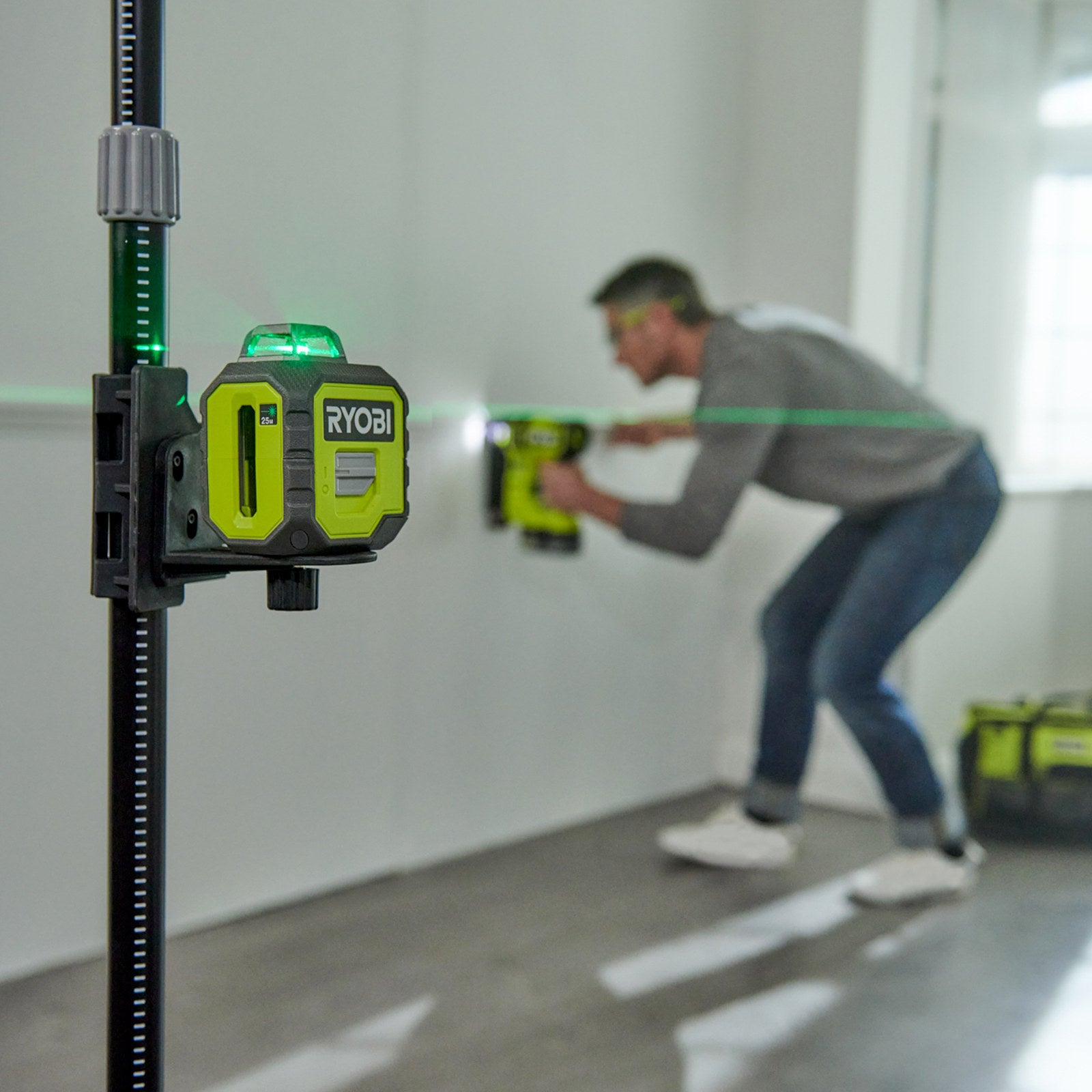 Ryobi 25m 360° Green Line Laser - Self-Levelling (RLL25GN)
