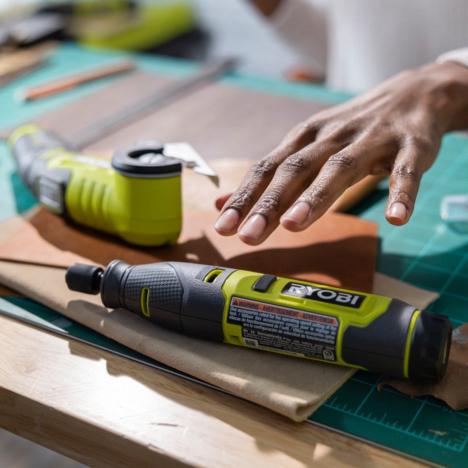 Ryobi USB Lithium 4V Rotary Tool 2Ah Kit (RRT4K)