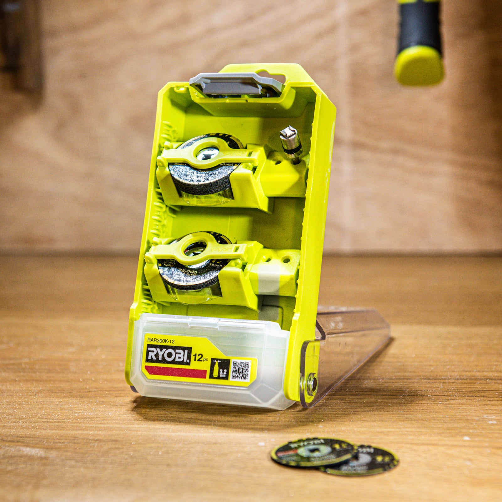Ryobi 12 Piece Twist Lock Cutting Set with Mandrel and Carry Case