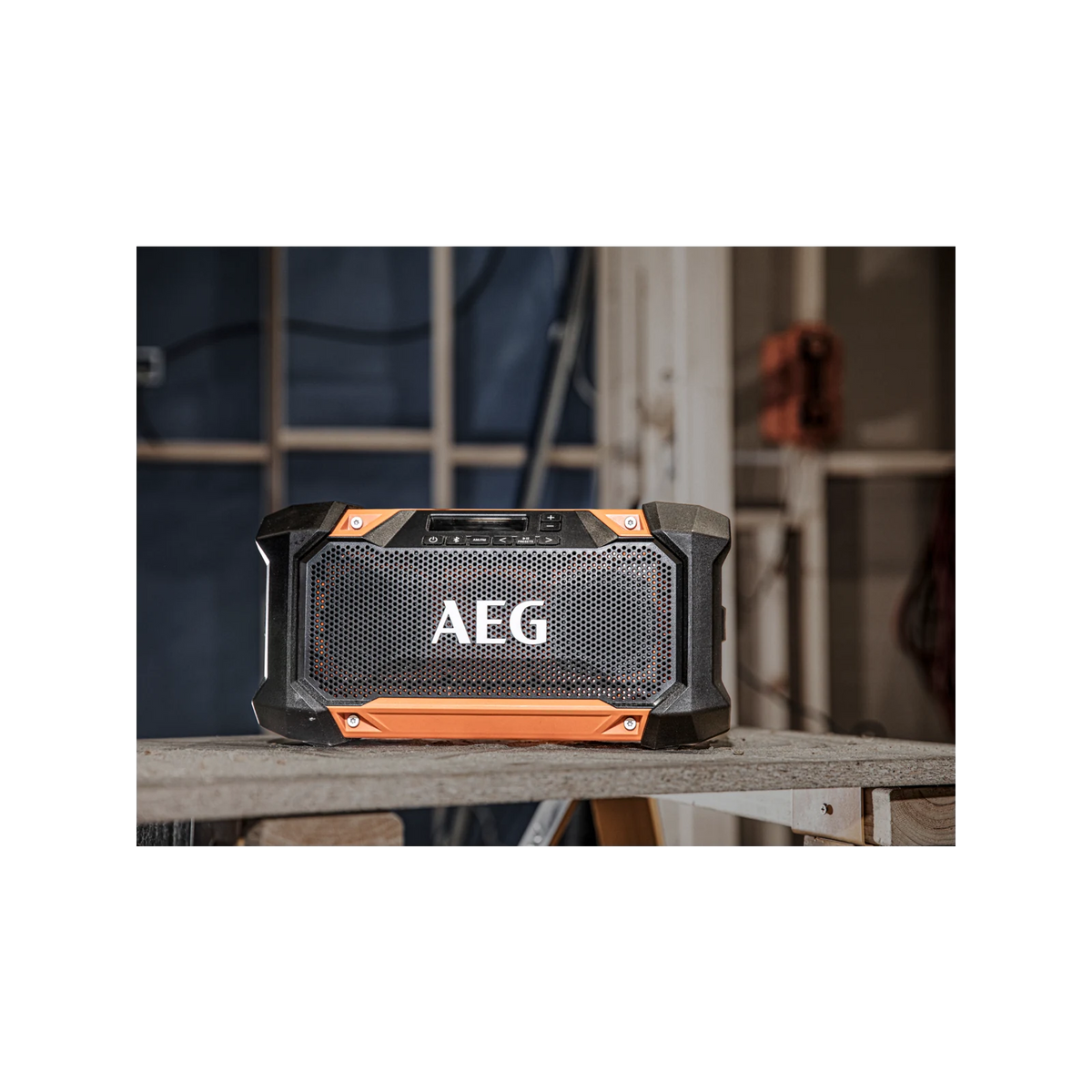 AEG 18V/240V Dual Speaker Hybrid Radio, Bluetooth, Indoor/Outdoor A18DSR0