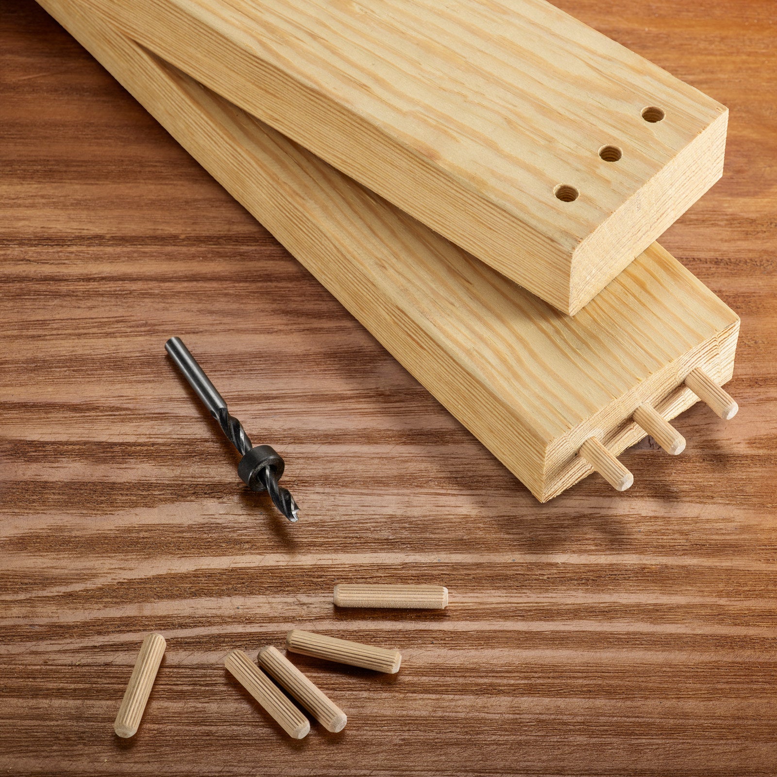 Ryobi 10mm Fluted Dowels - 100 Pack Kiln-Dried for Strong Timber Joints