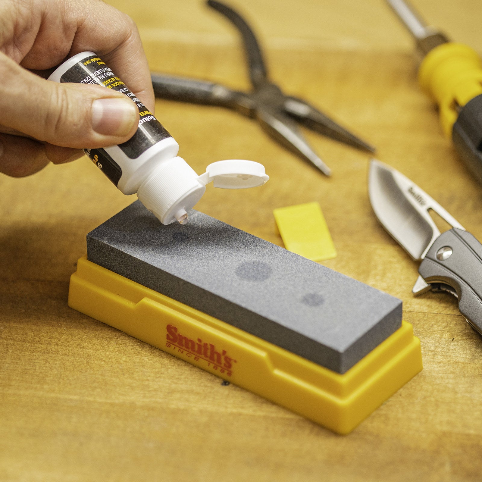 Smith's Combination Bench Stone Kit with Honing Solution